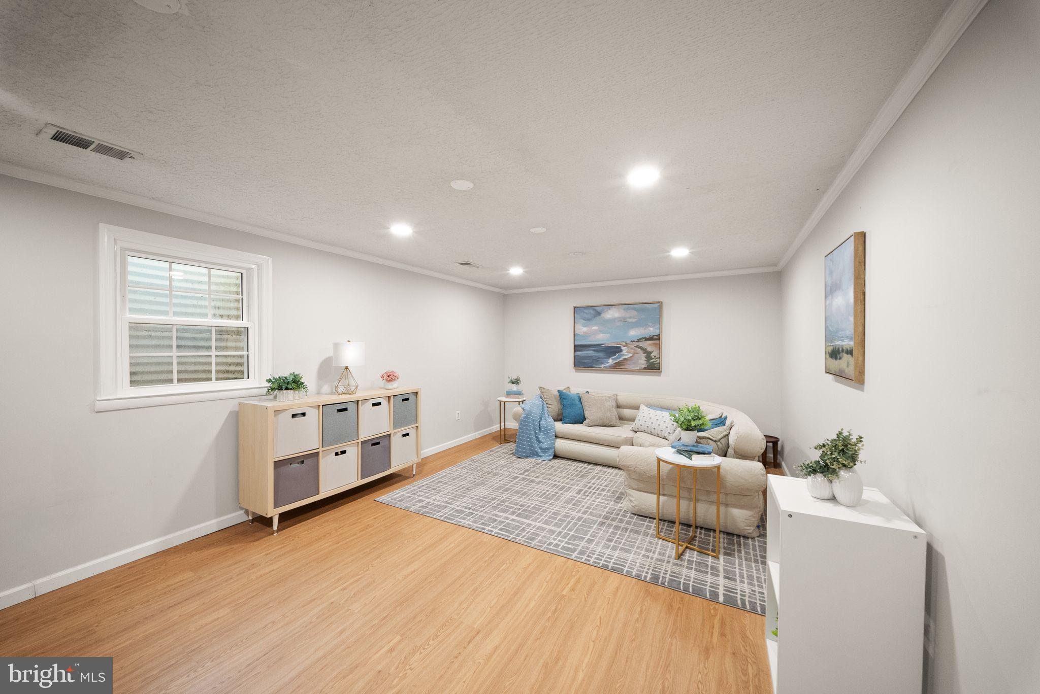 LAKE BRADDOCK - Residential