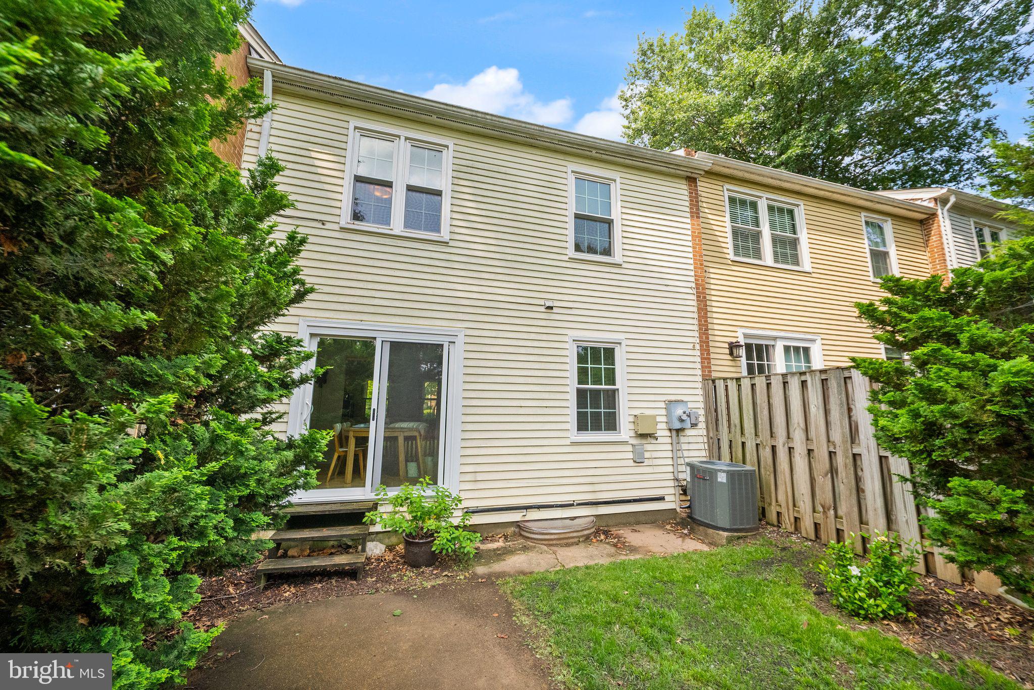 LAKE BRADDOCK - Residential