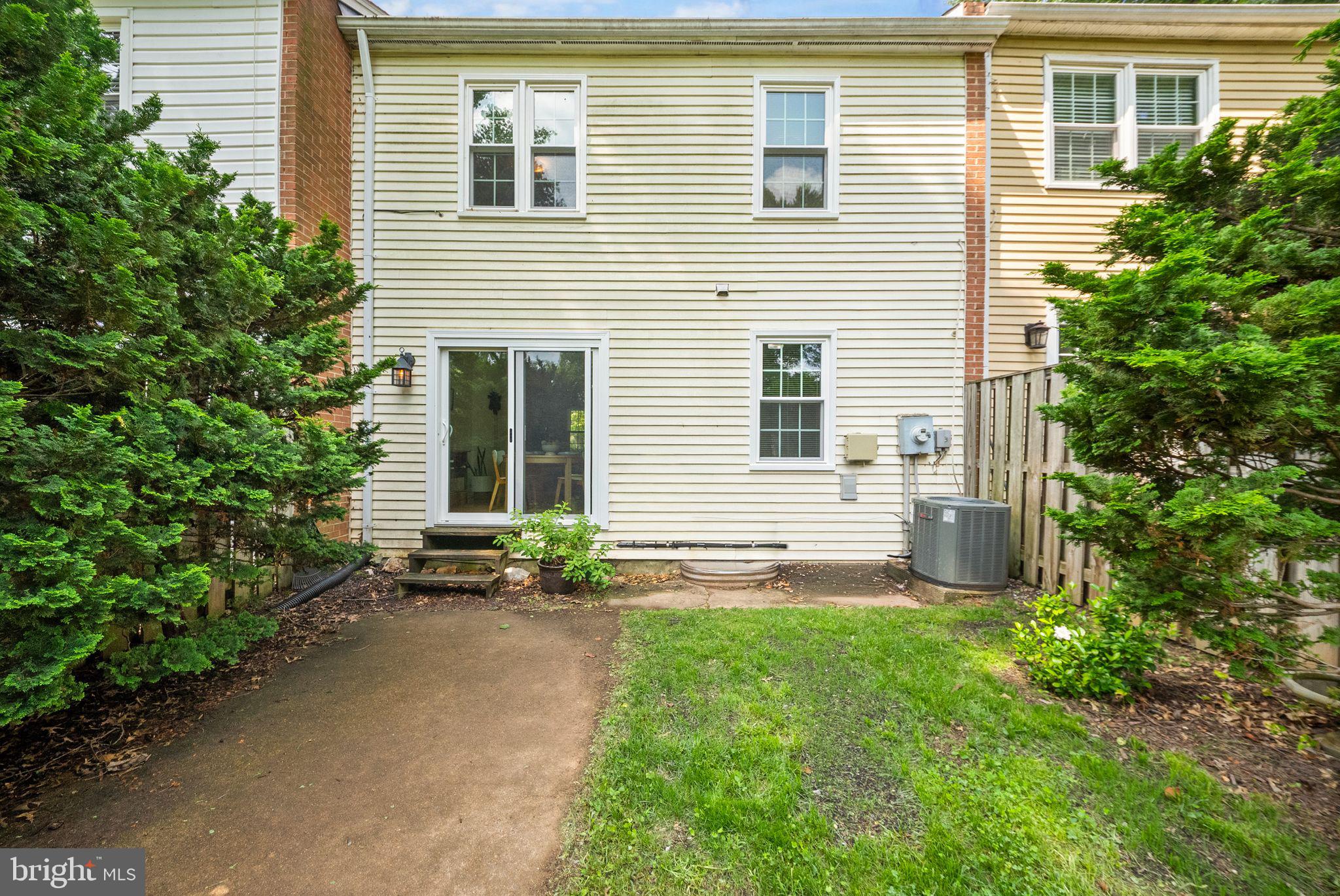 LAKE BRADDOCK - Residential