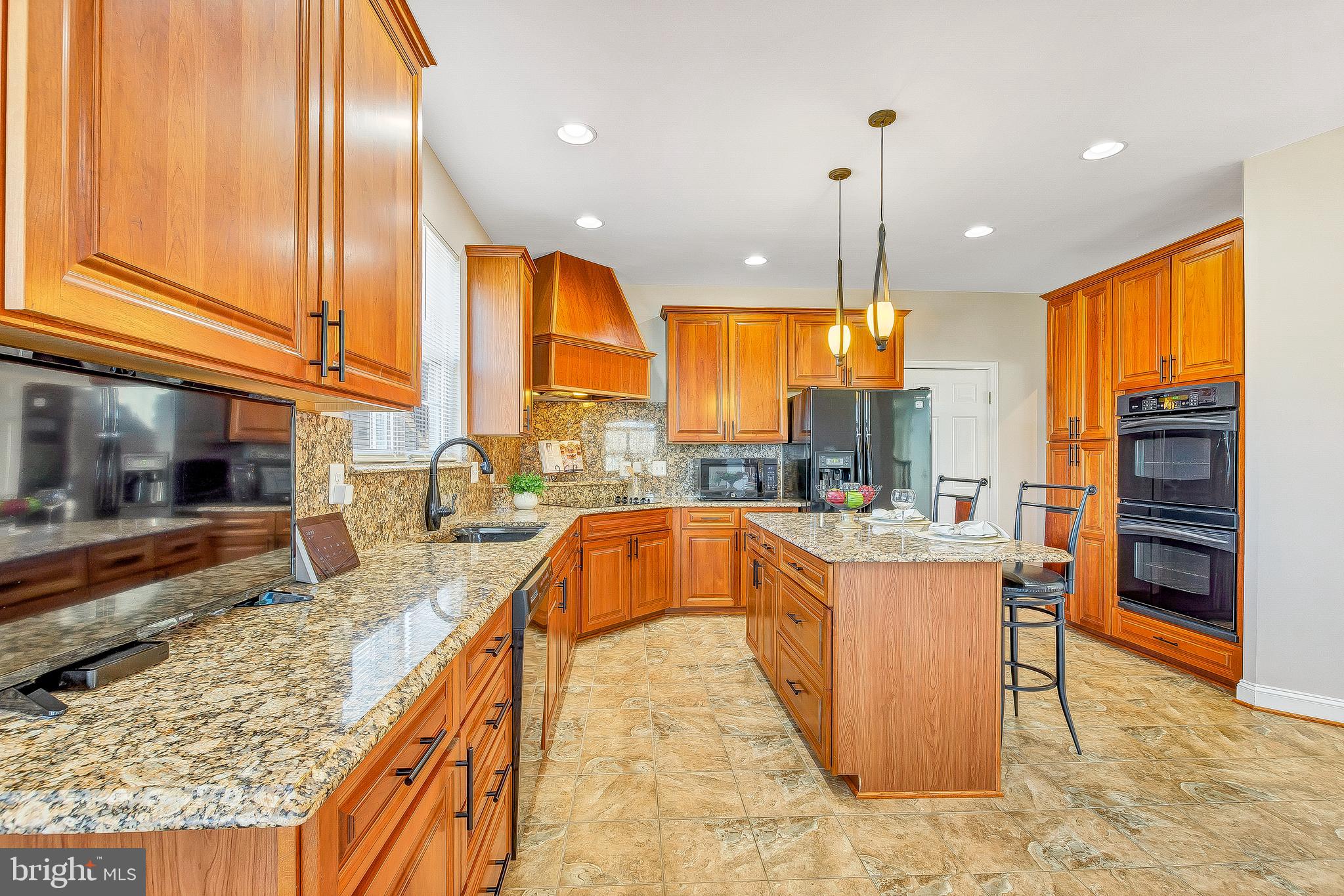 OAKWOOD MANOR - Residential