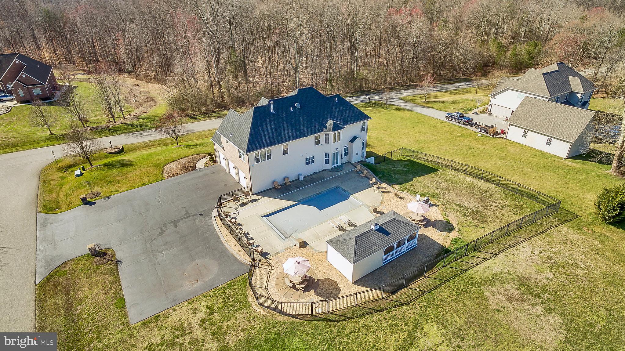 OAKWOOD MANOR - Residential