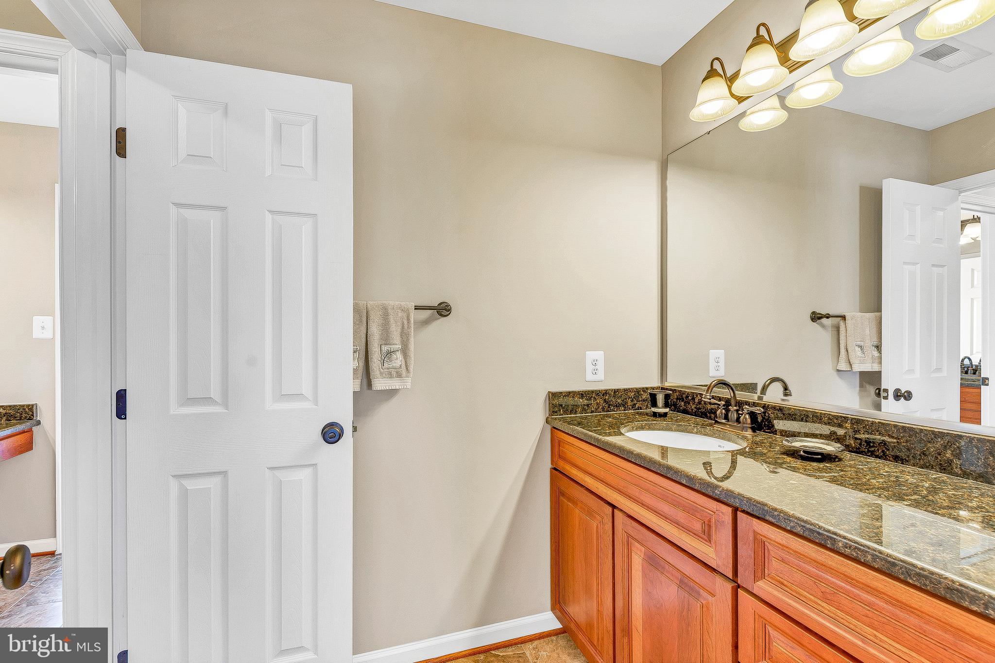 OAKWOOD MANOR - Residential