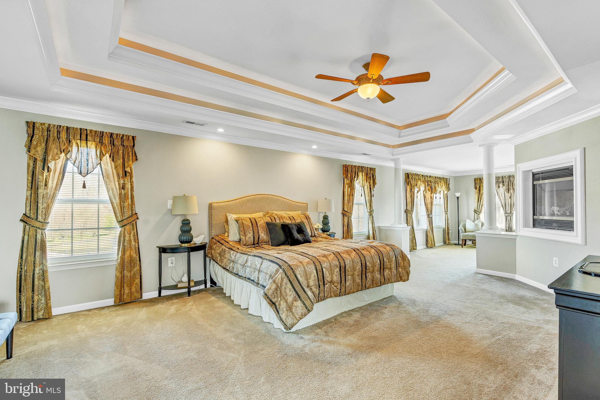 OAKWOOD MANOR - Residential