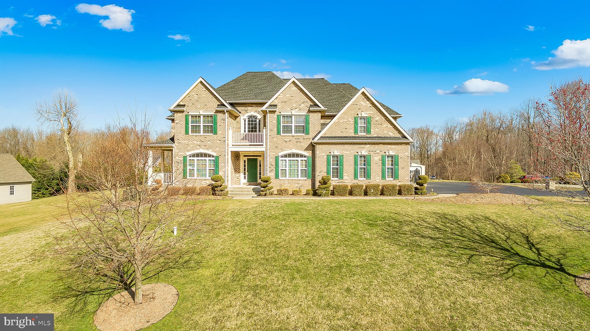 OAKWOOD MANOR - Residential