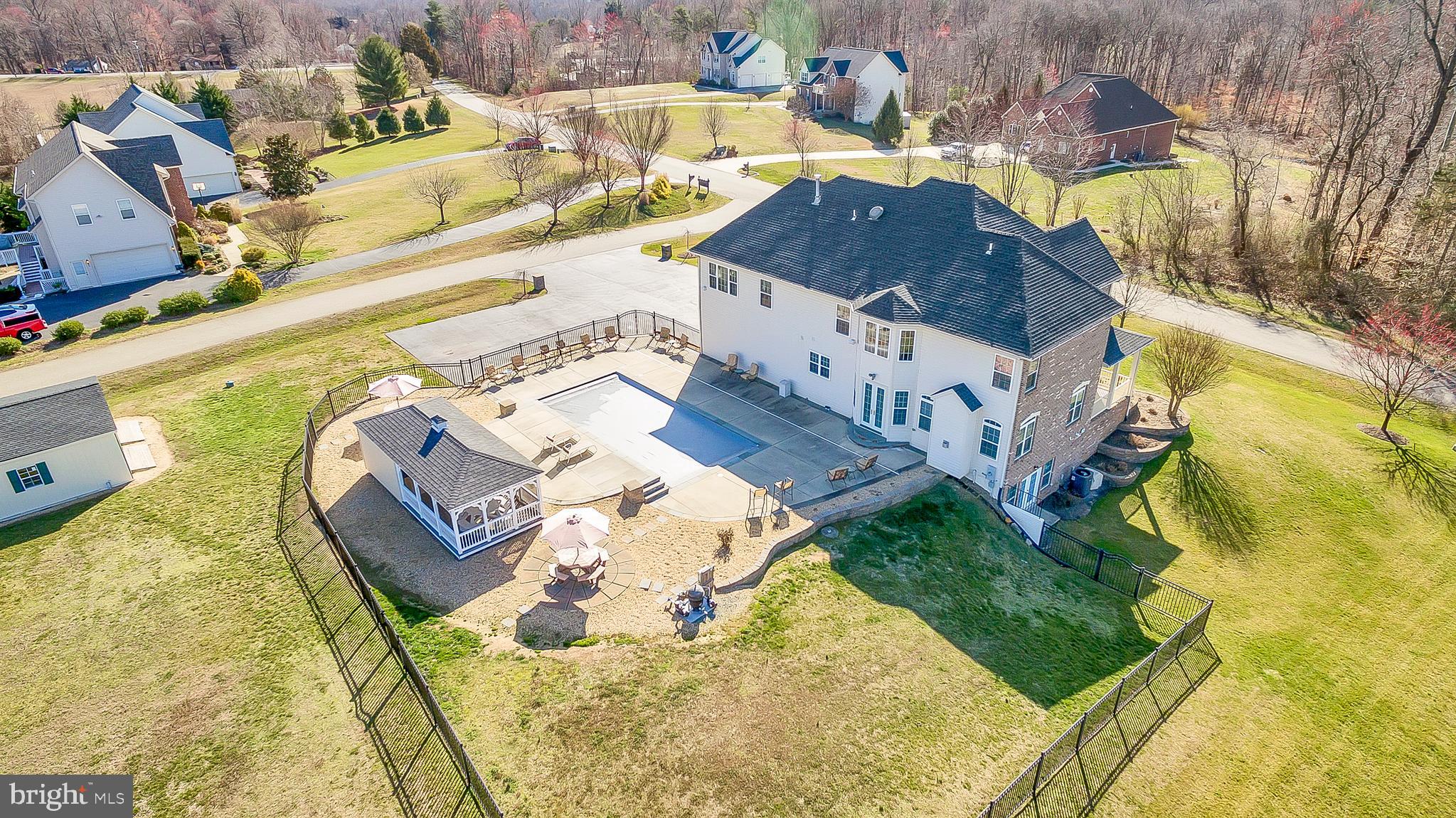 OAKWOOD MANOR - Residential