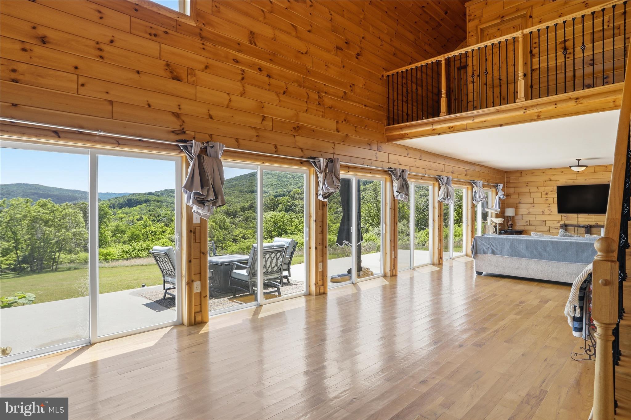 LOST MOUNTAIN - Residential