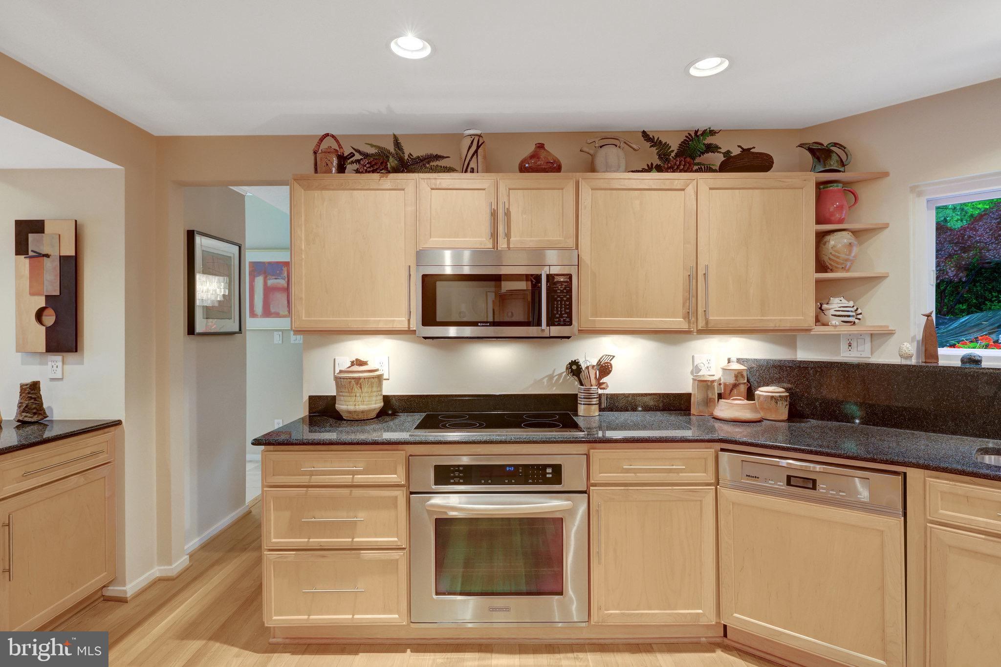 RESTON - Residential
