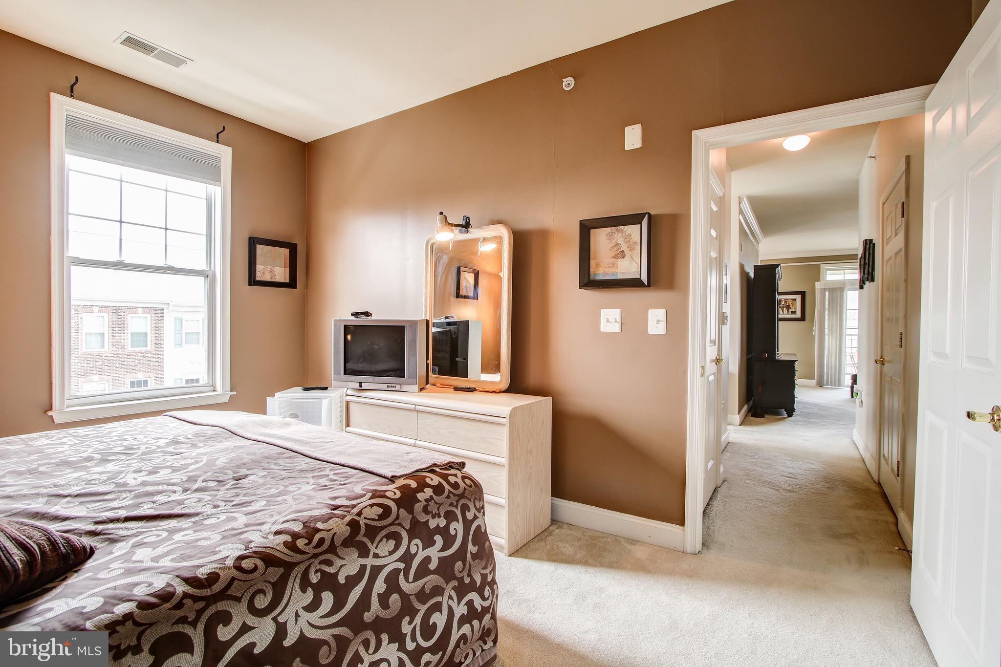 BOZZUTO AT KENTLANDS - Residential