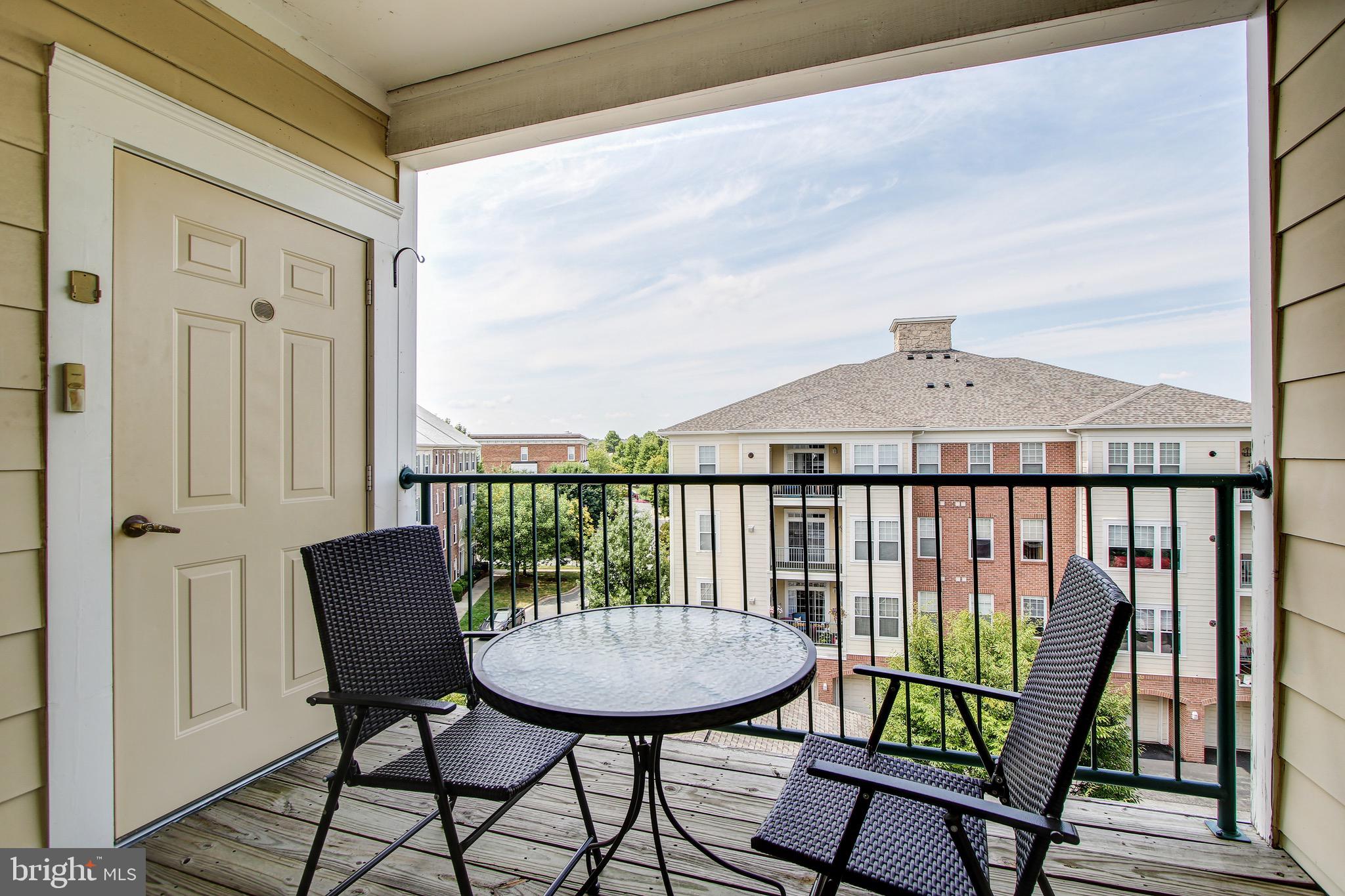 BOZZUTO AT KENTLANDS - Residential