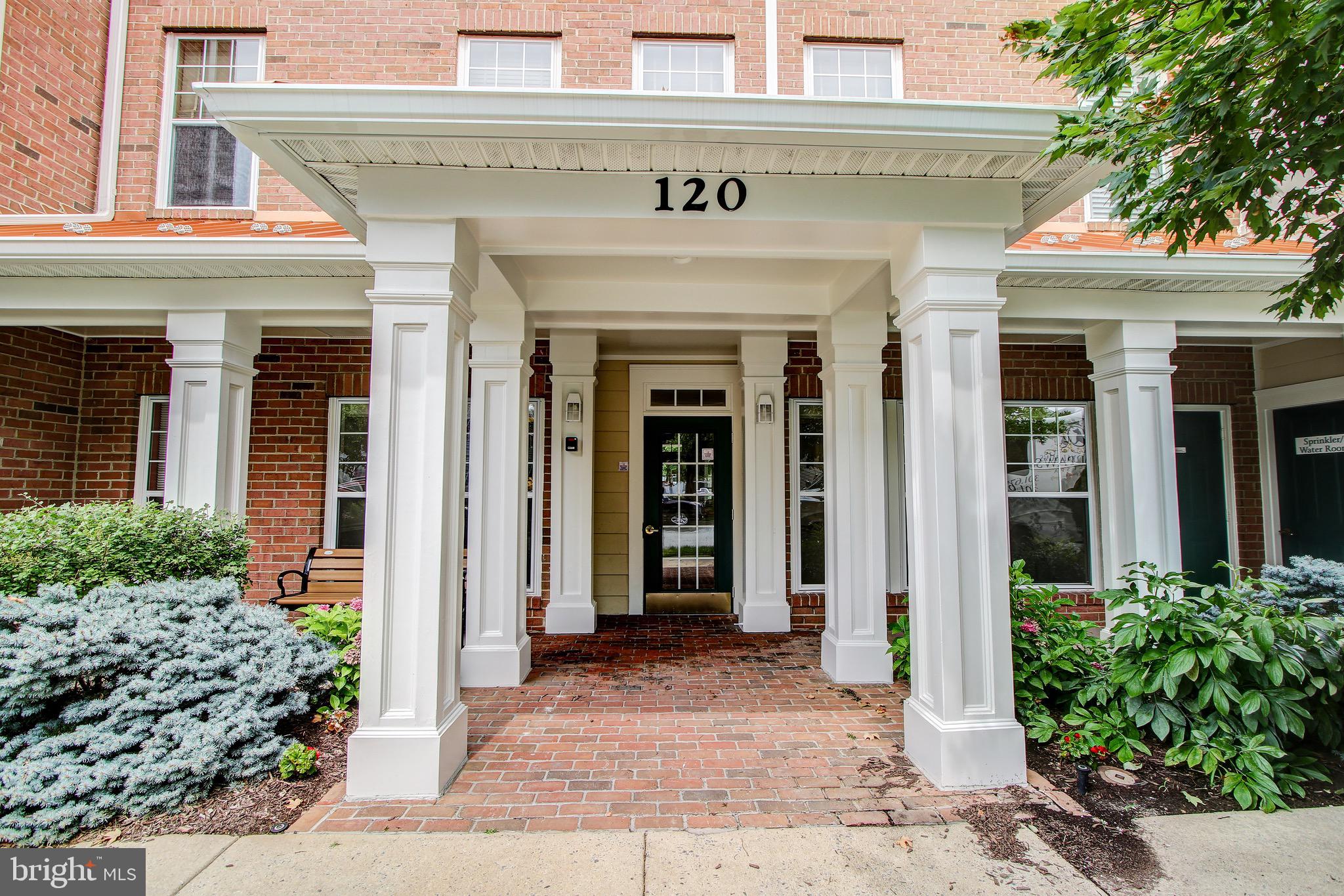 BOZZUTO AT KENTLANDS - Residential