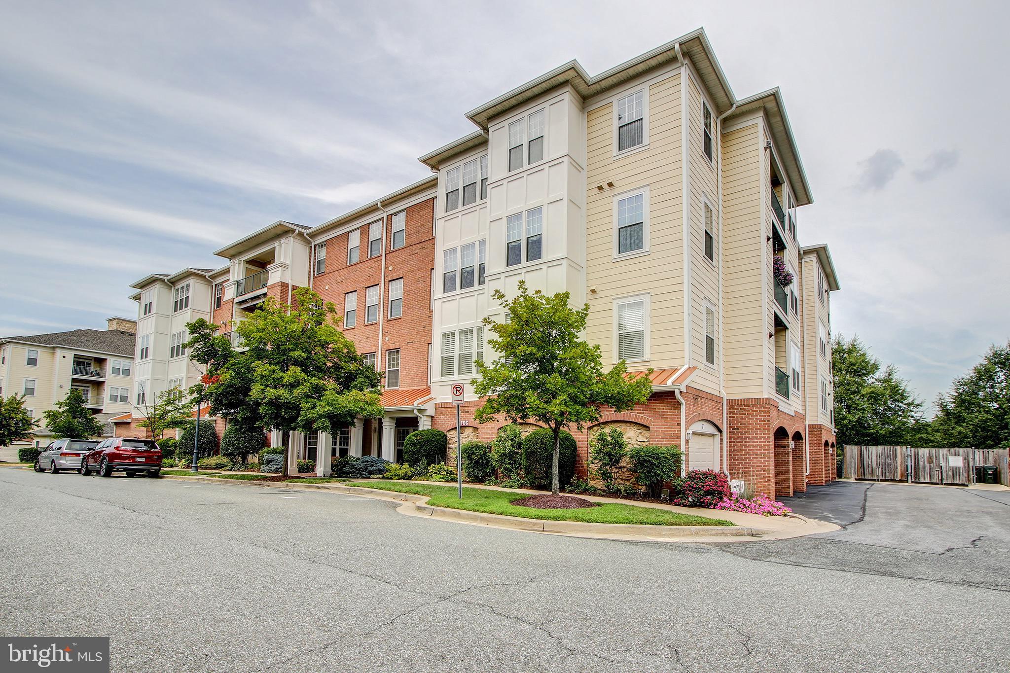 BOZZUTO AT KENTLANDS - Residential