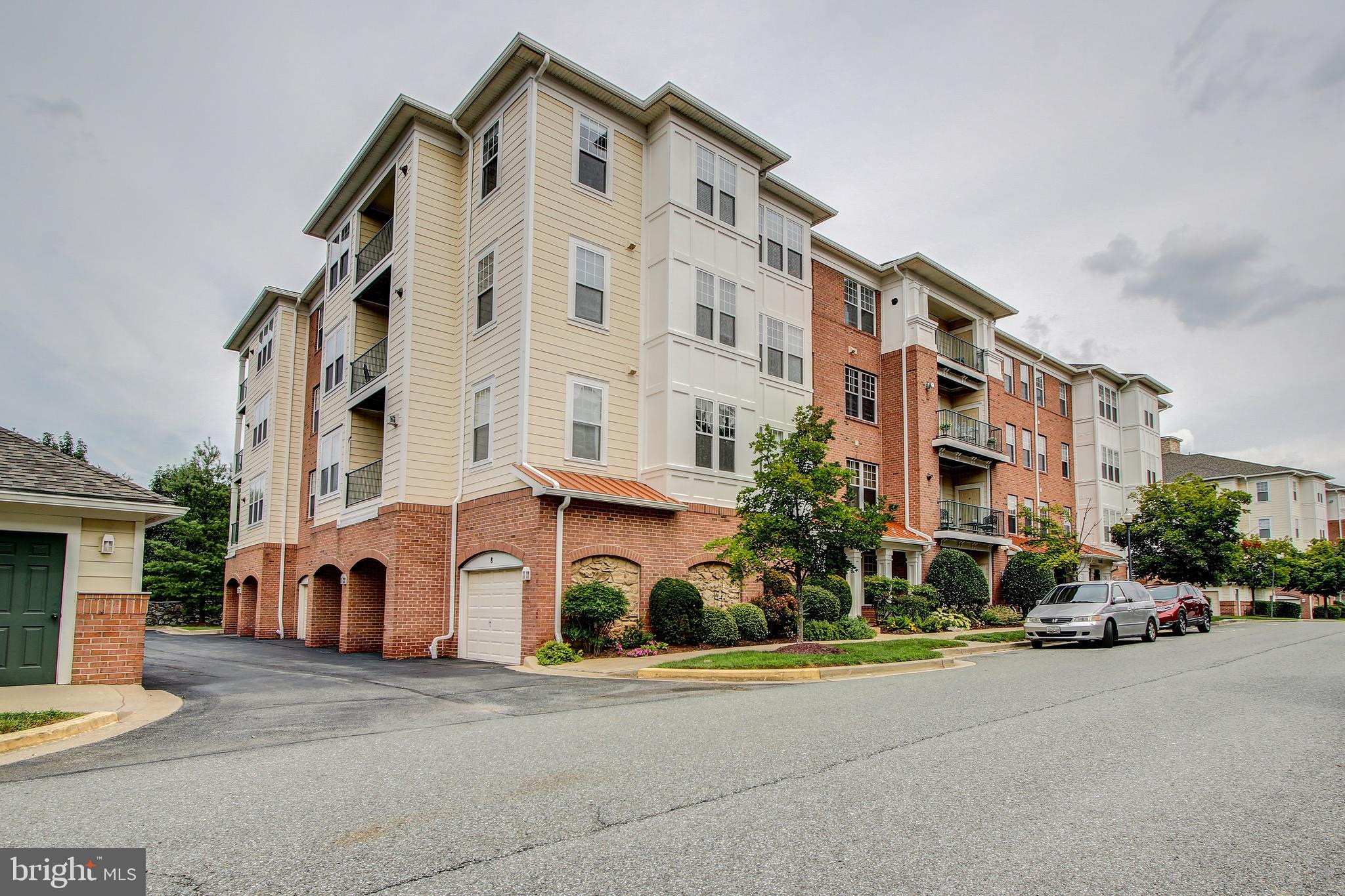 BOZZUTO AT KENTLANDS - Residential