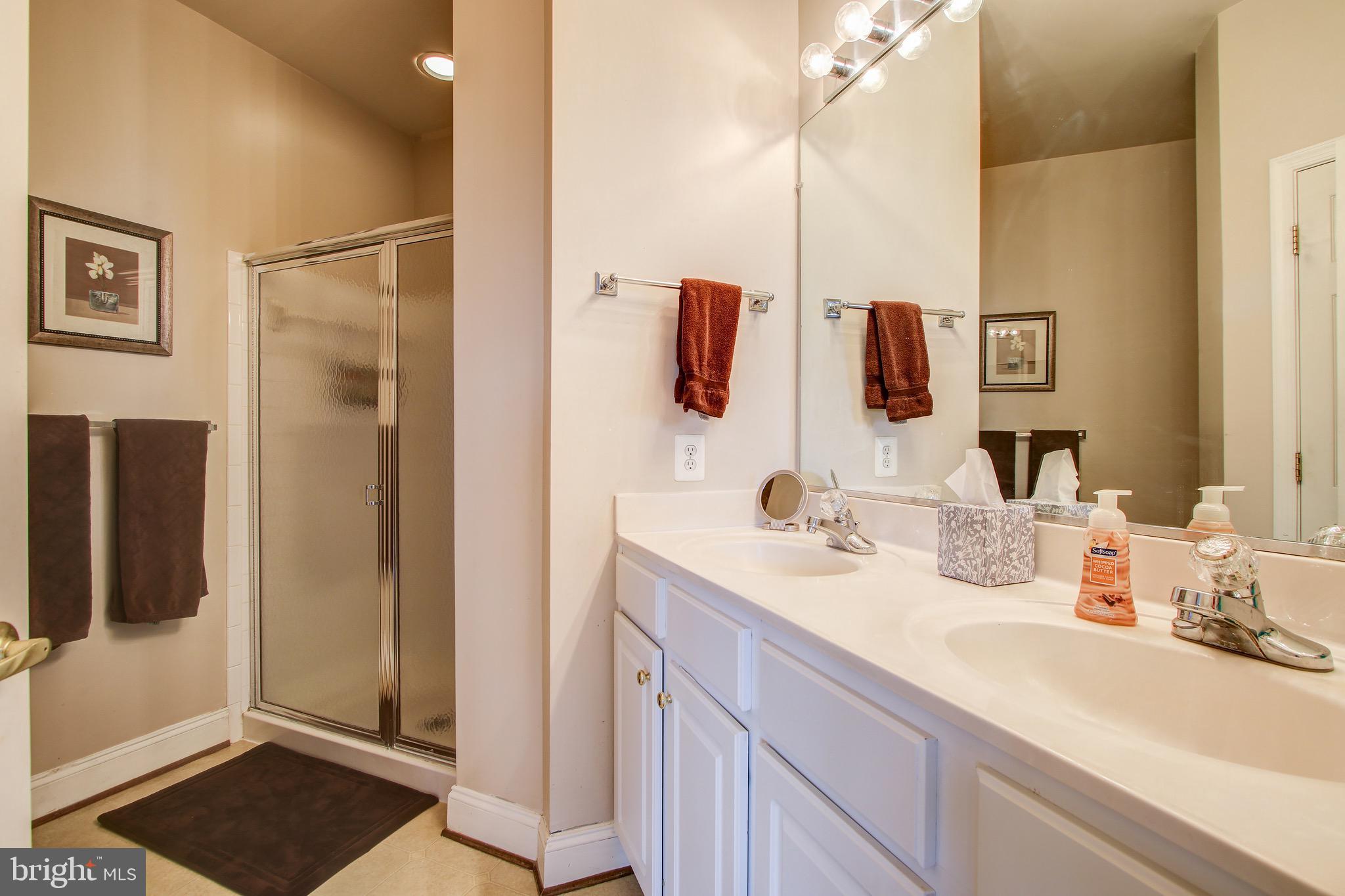 BOZZUTO AT KENTLANDS - Residential