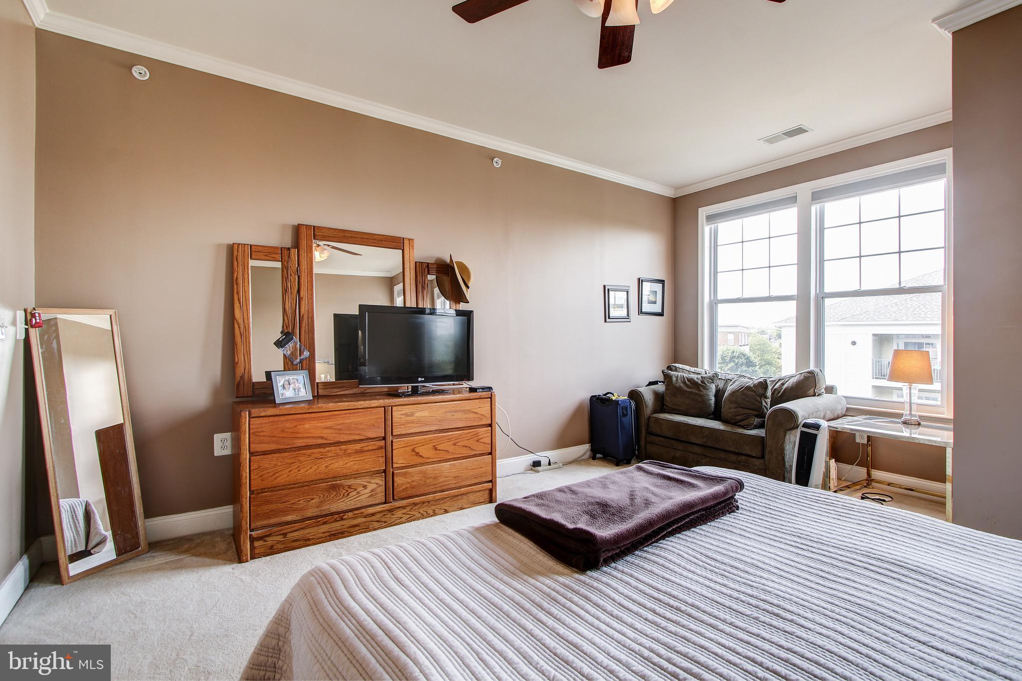 BOZZUTO AT KENTLANDS - Residential