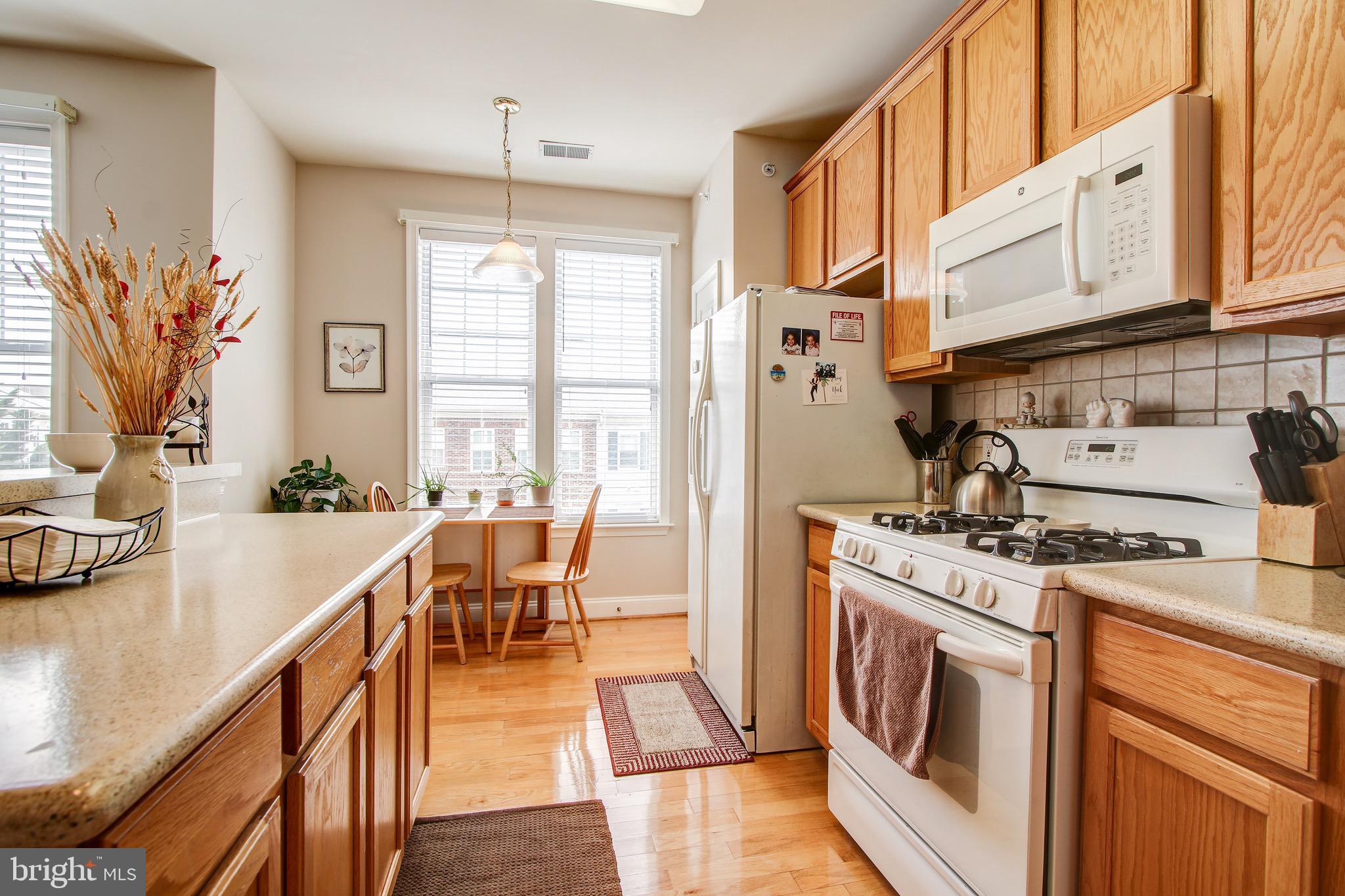BOZZUTO AT KENTLANDS - Residential