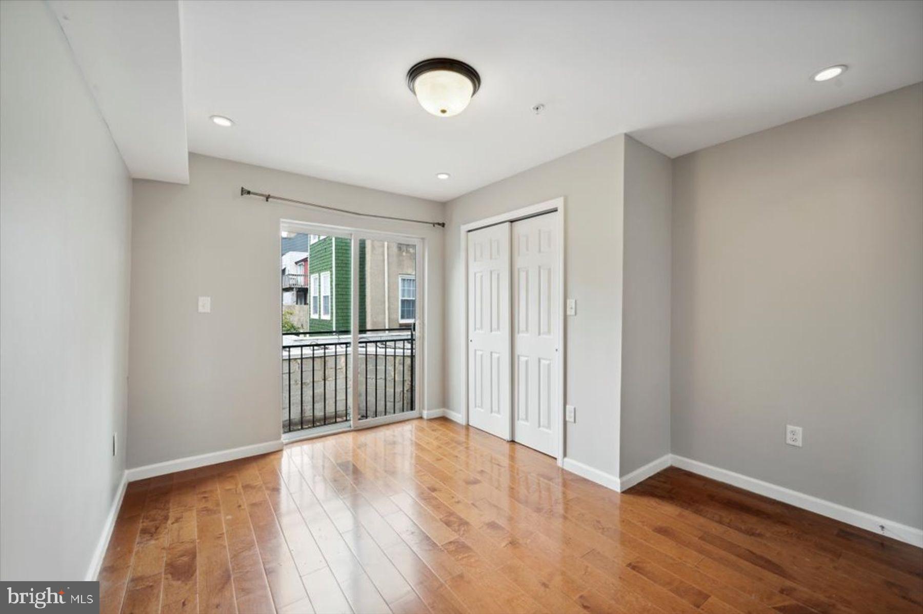 WASHINGTON SQ WEST - Residential Income