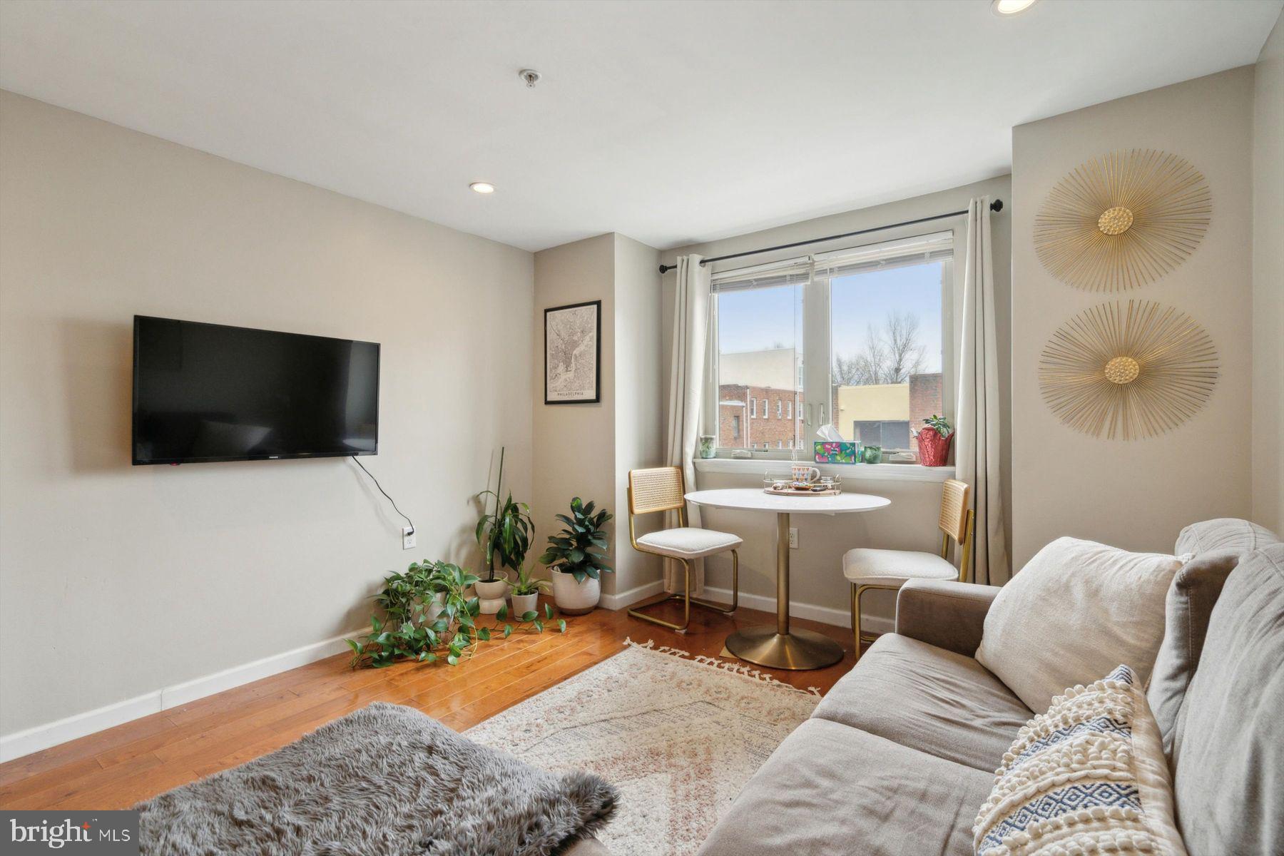 WASHINGTON SQ WEST - Residential Income