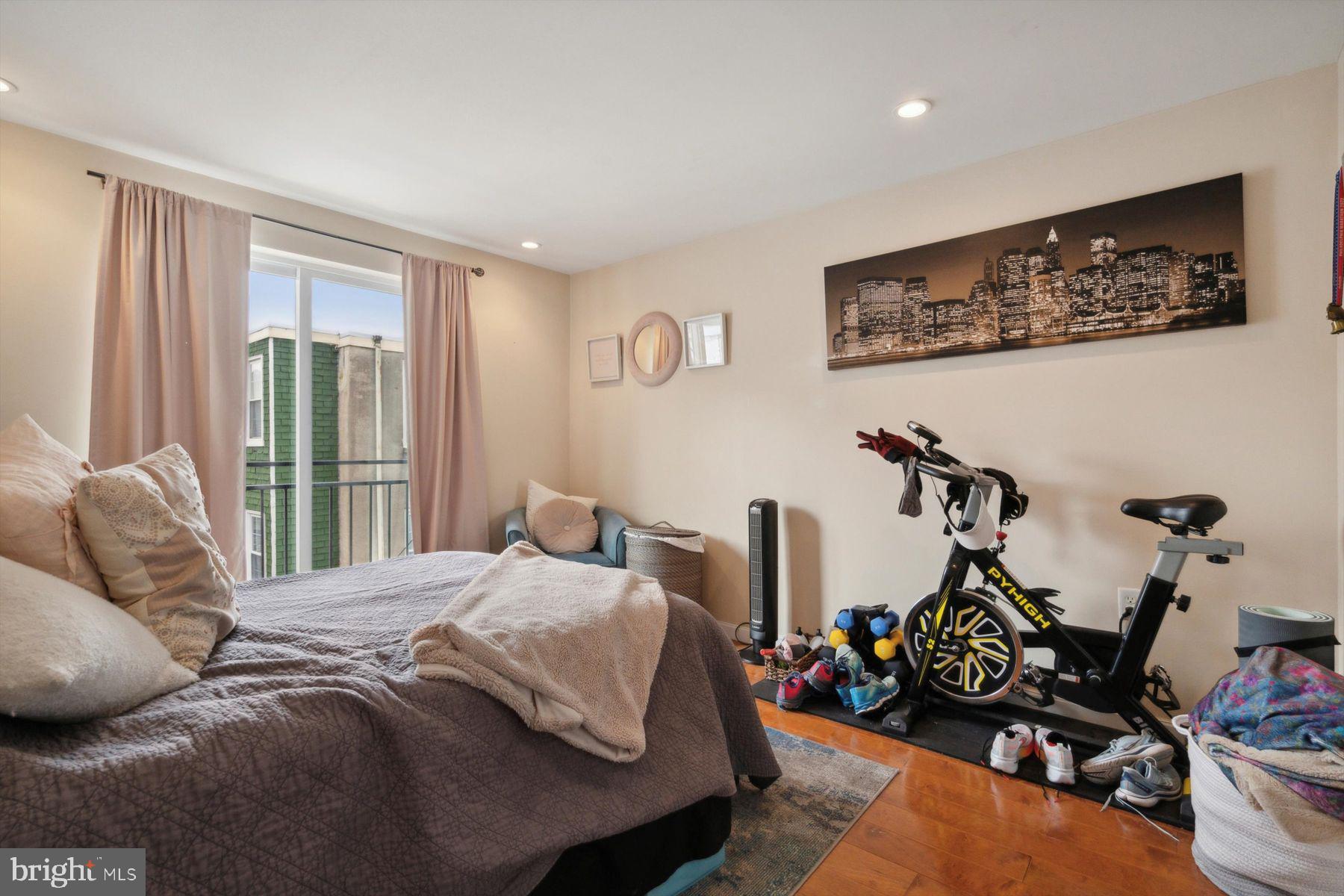 WASHINGTON SQ WEST - Residential Income