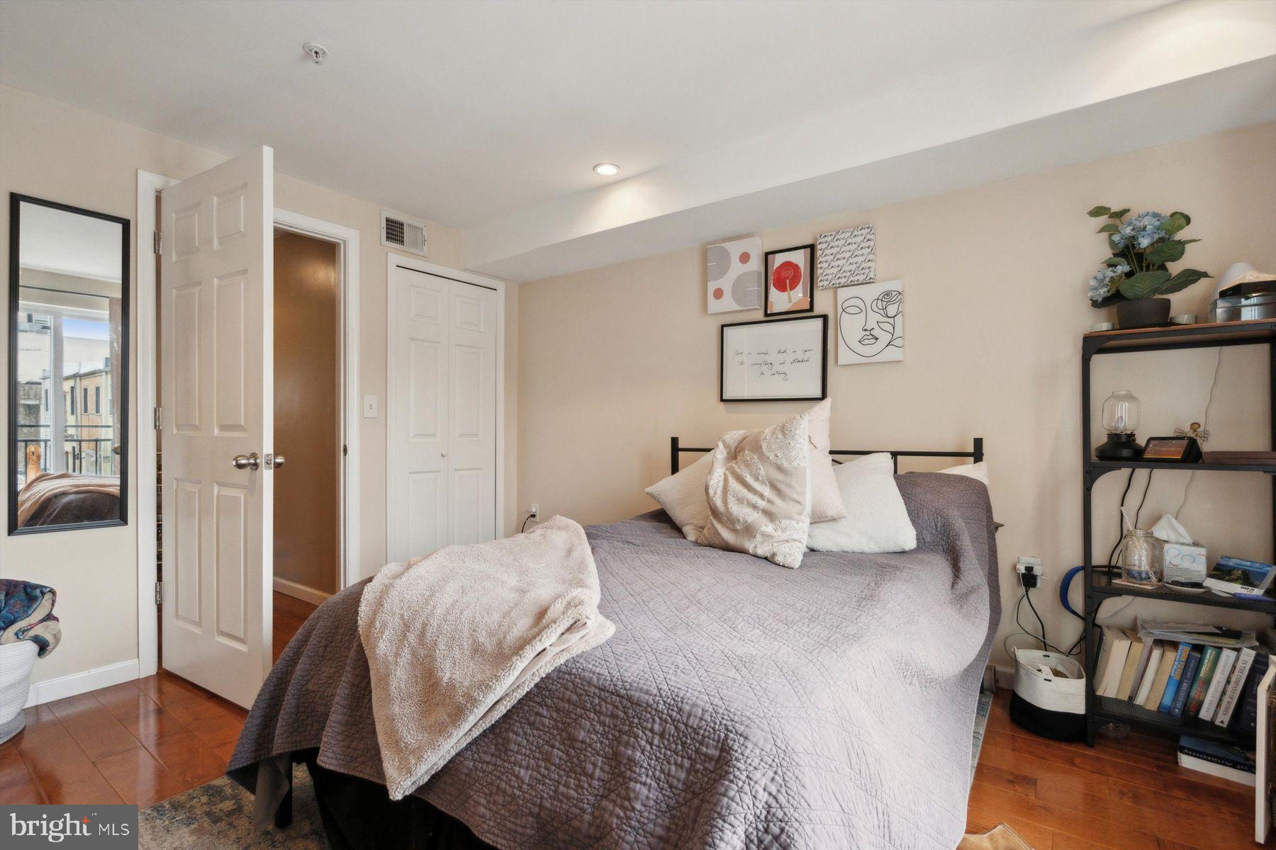 WASHINGTON SQ WEST - Residential Income