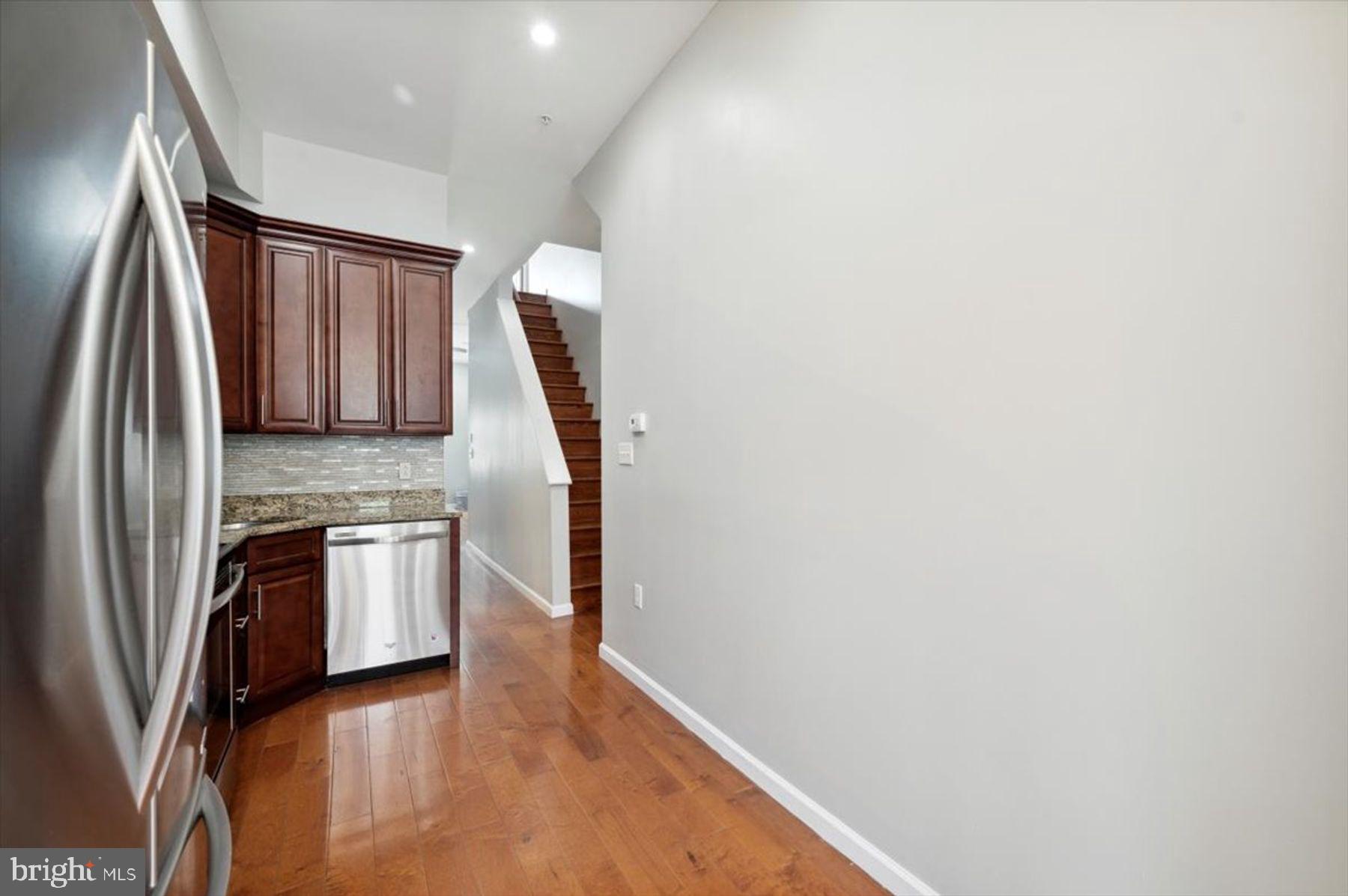 WASHINGTON SQ WEST - Residential Income