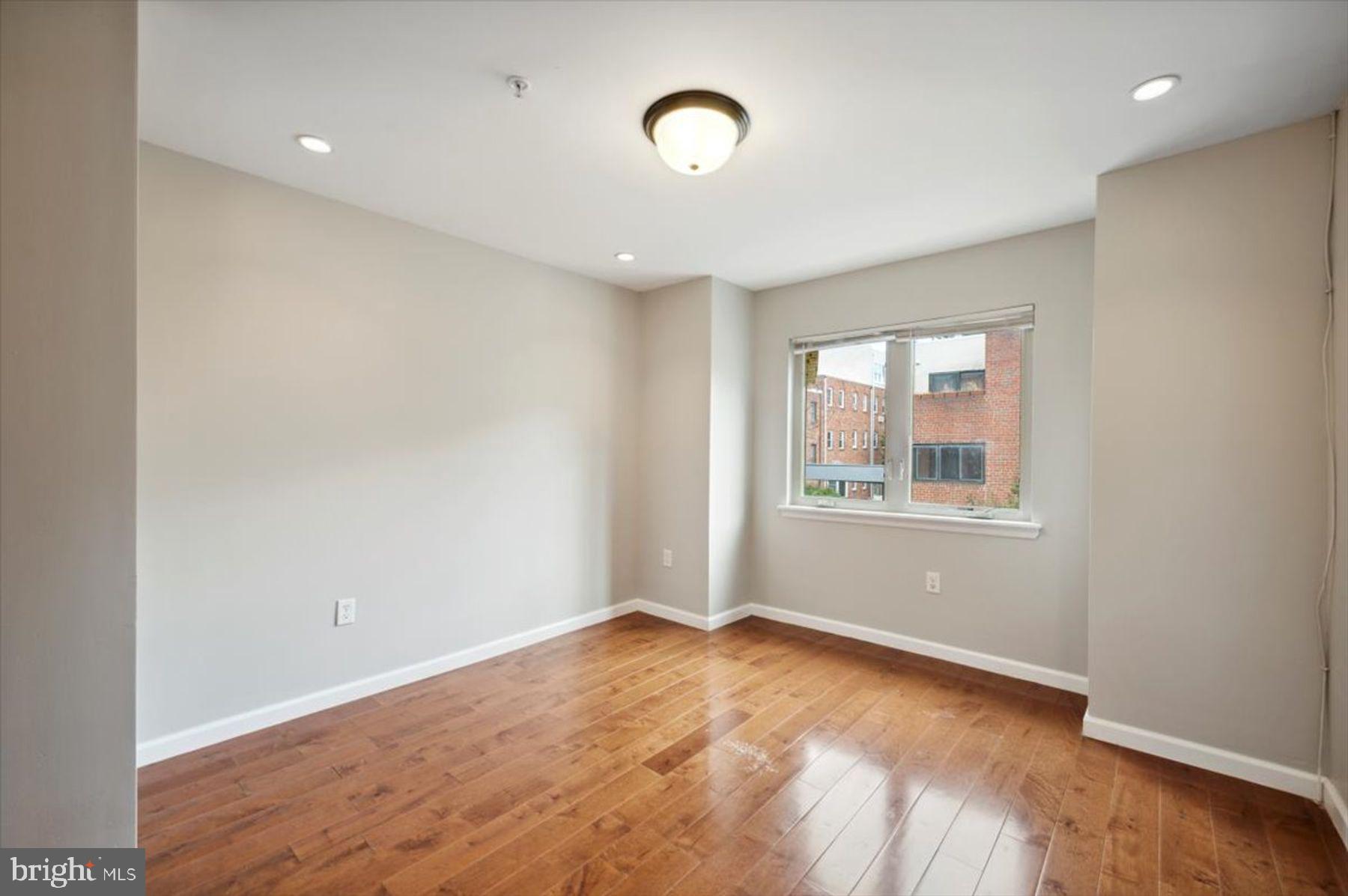WASHINGTON SQ WEST - Residential Income