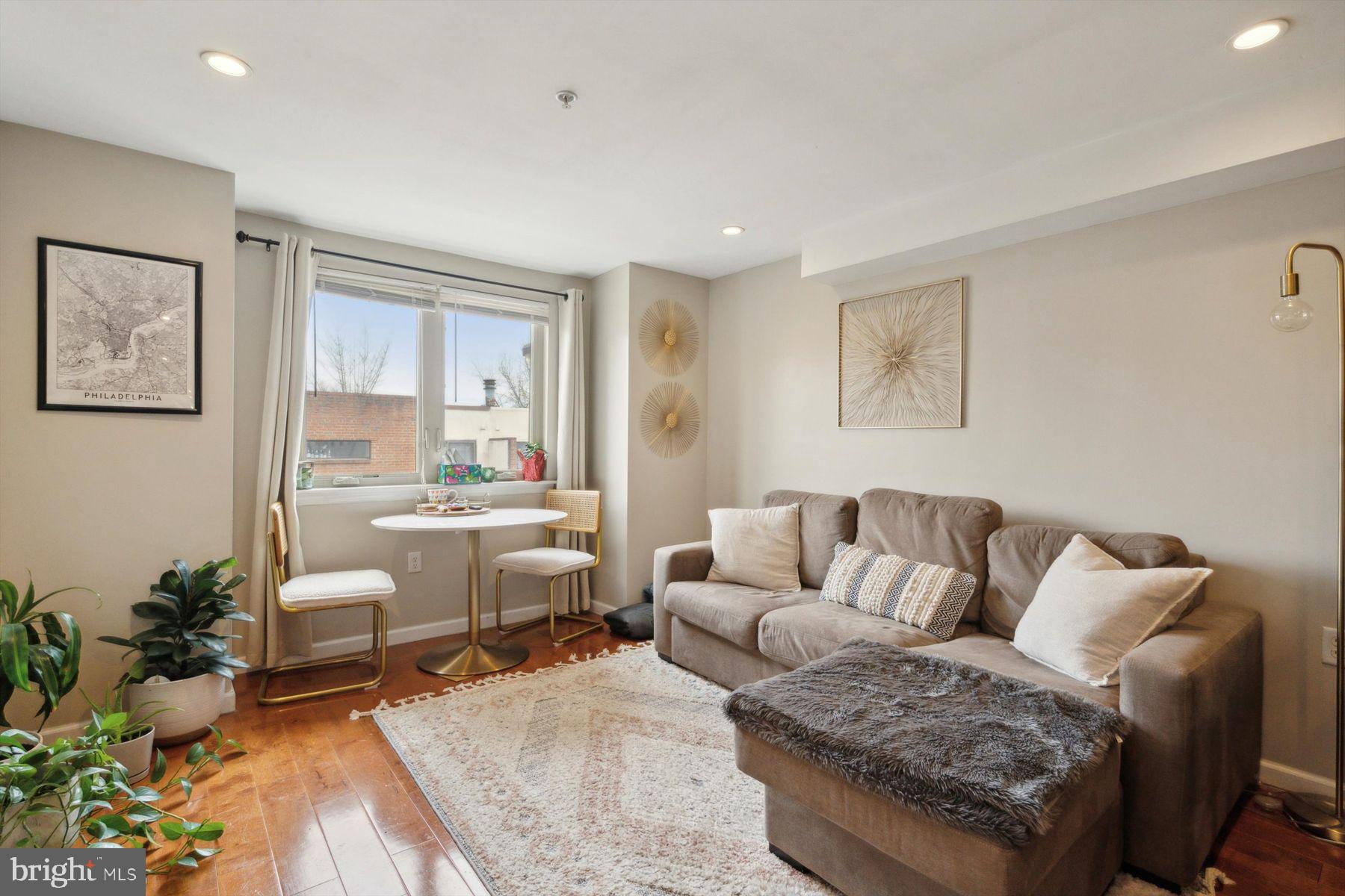WASHINGTON SQ WEST - Residential Income