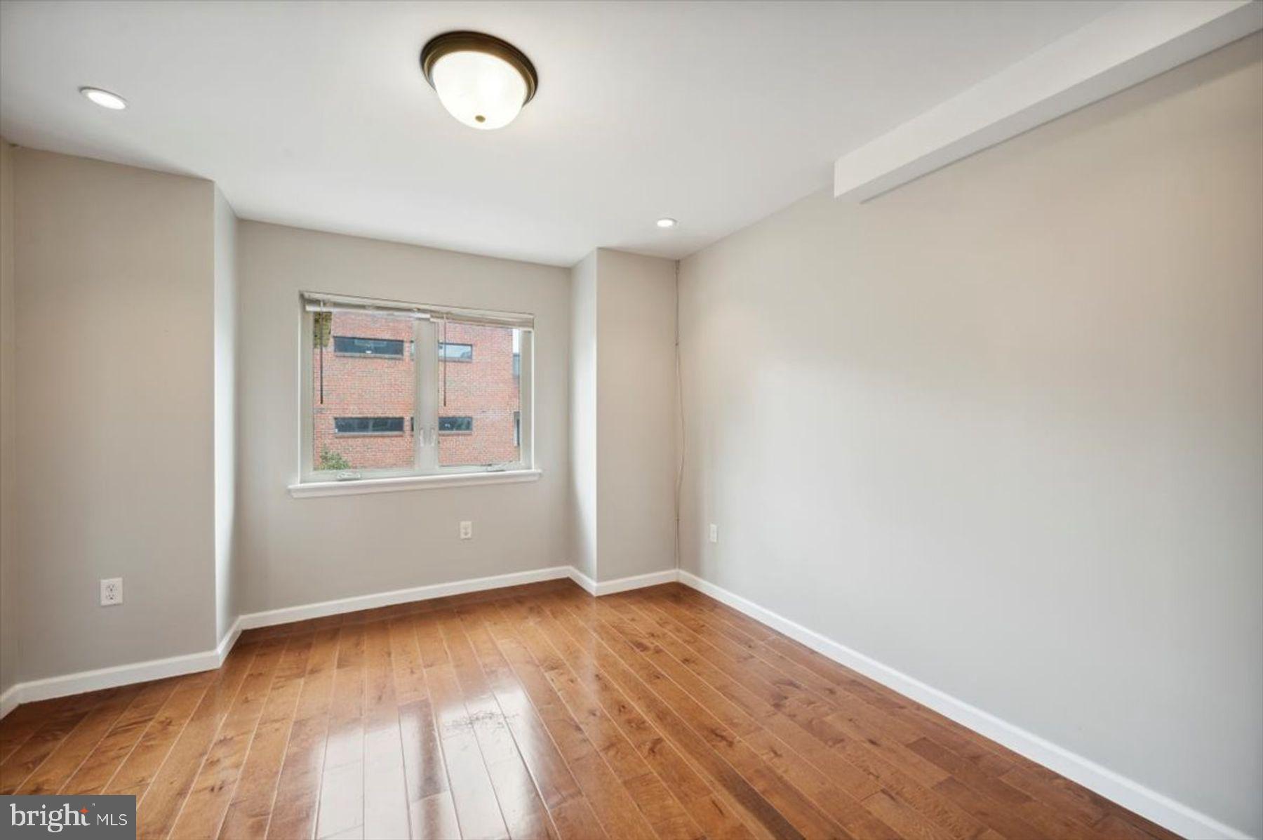 WASHINGTON SQ WEST - Residential Income