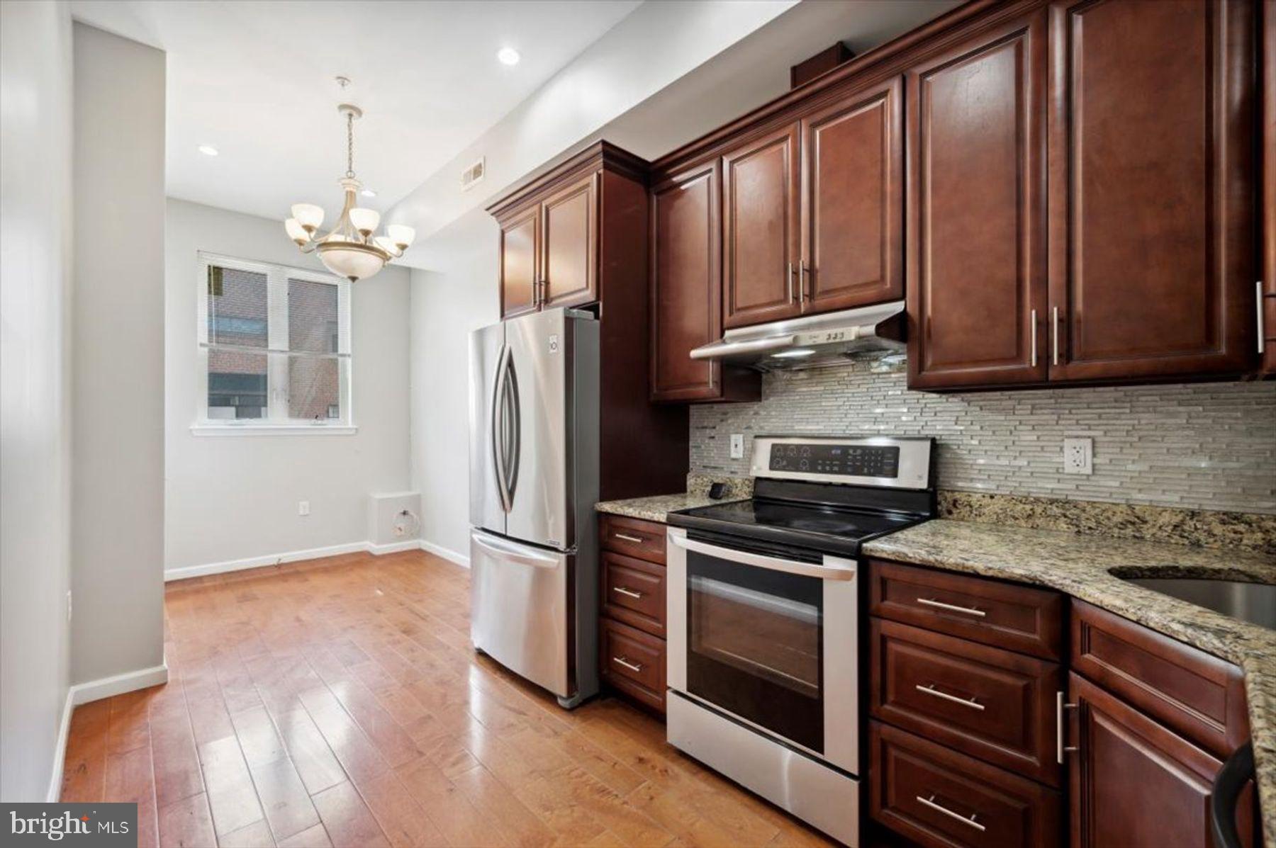 WASHINGTON SQ WEST - Residential Income