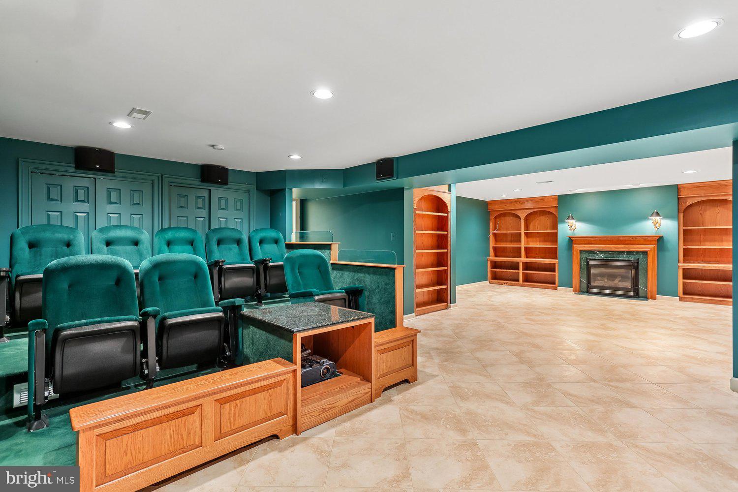 KENTLANDS GATEHOUSE - Residential