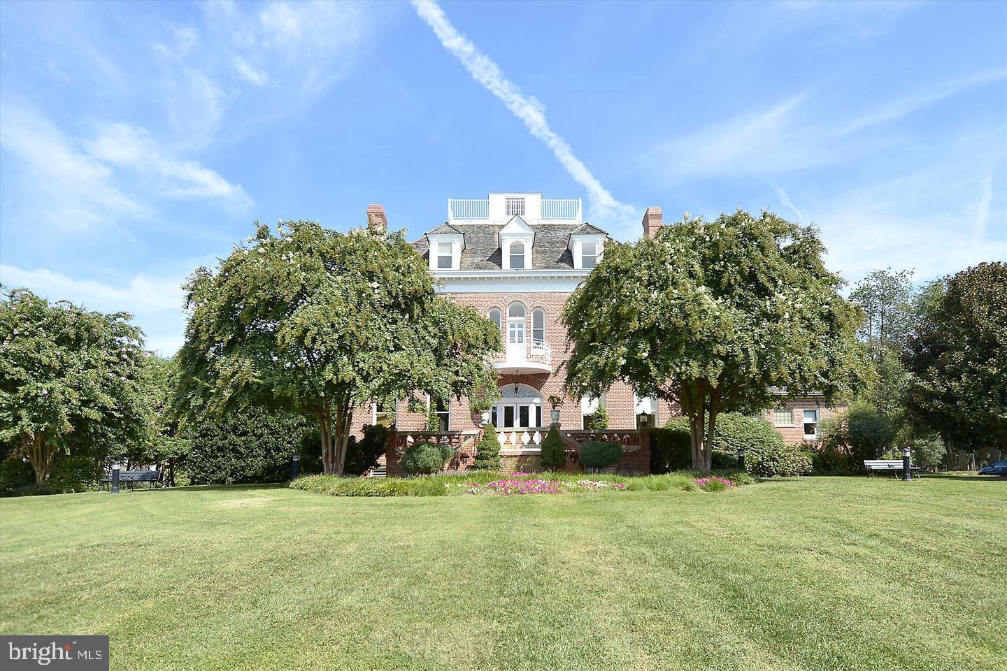 KENTLANDS GATEHOUSE - Residential