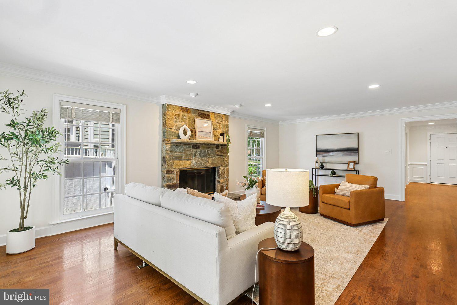 KENTLANDS GATEHOUSE - Residential