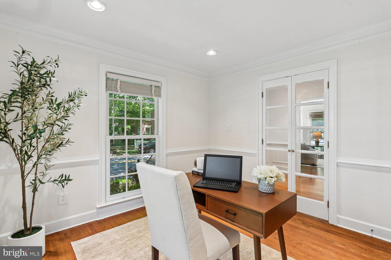 KENTLANDS GATEHOUSE - Residential