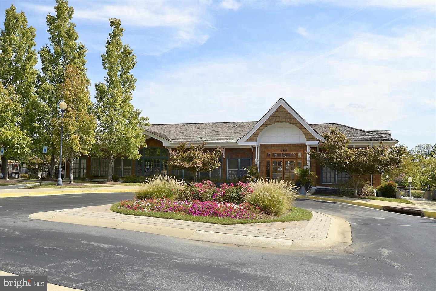 KENTLANDS GATEHOUSE - Residential