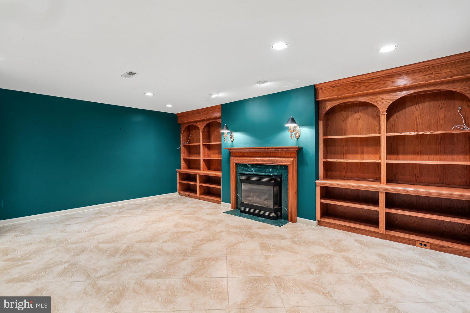 KENTLANDS GATEHOUSE - Residential