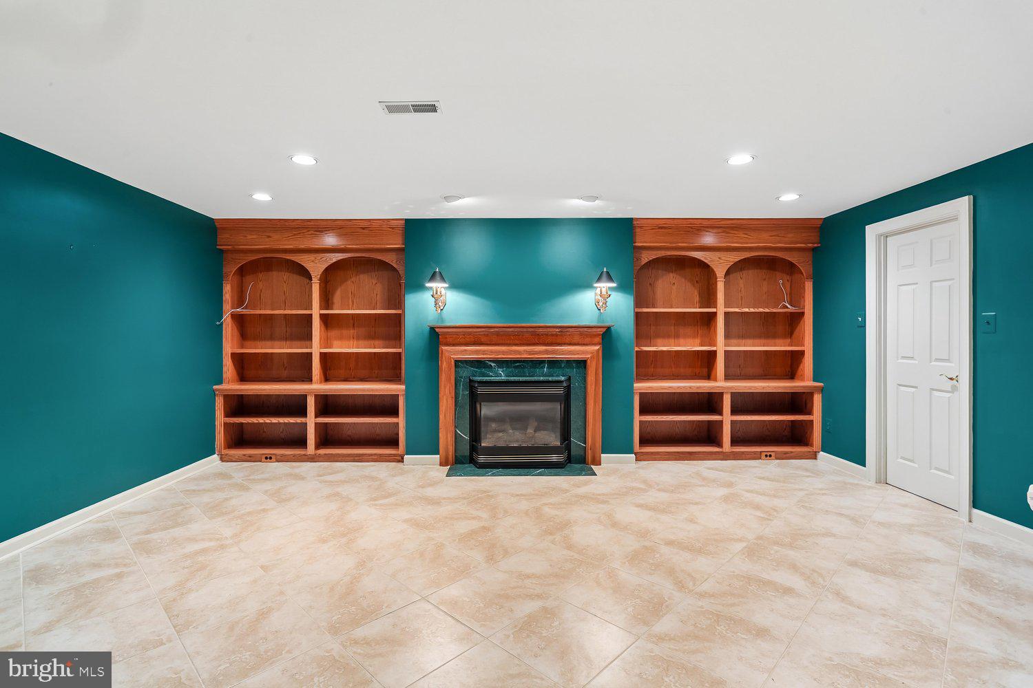KENTLANDS GATEHOUSE - Residential