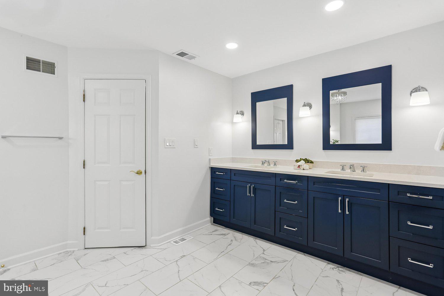 KENTLANDS GATEHOUSE - Residential