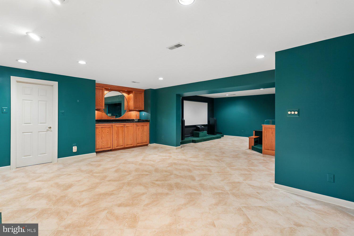 KENTLANDS GATEHOUSE - Residential
