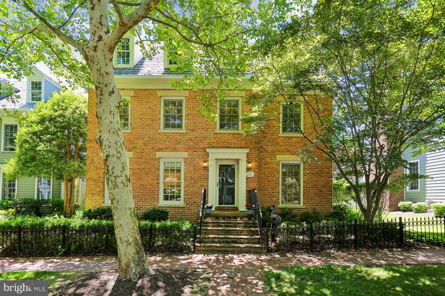 KENTLANDS GATEHOUSE - Residential