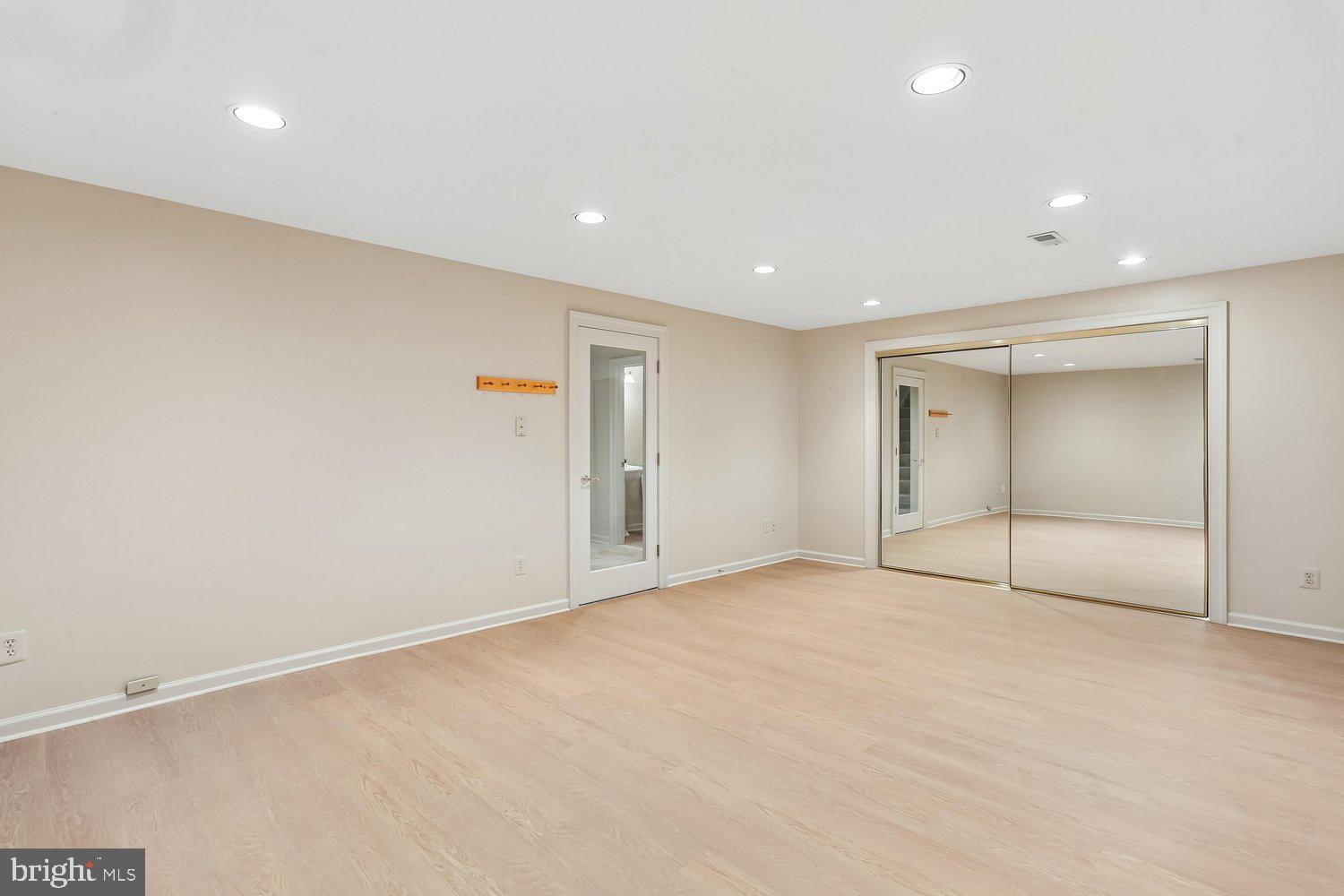 KENTLANDS GATEHOUSE - Residential