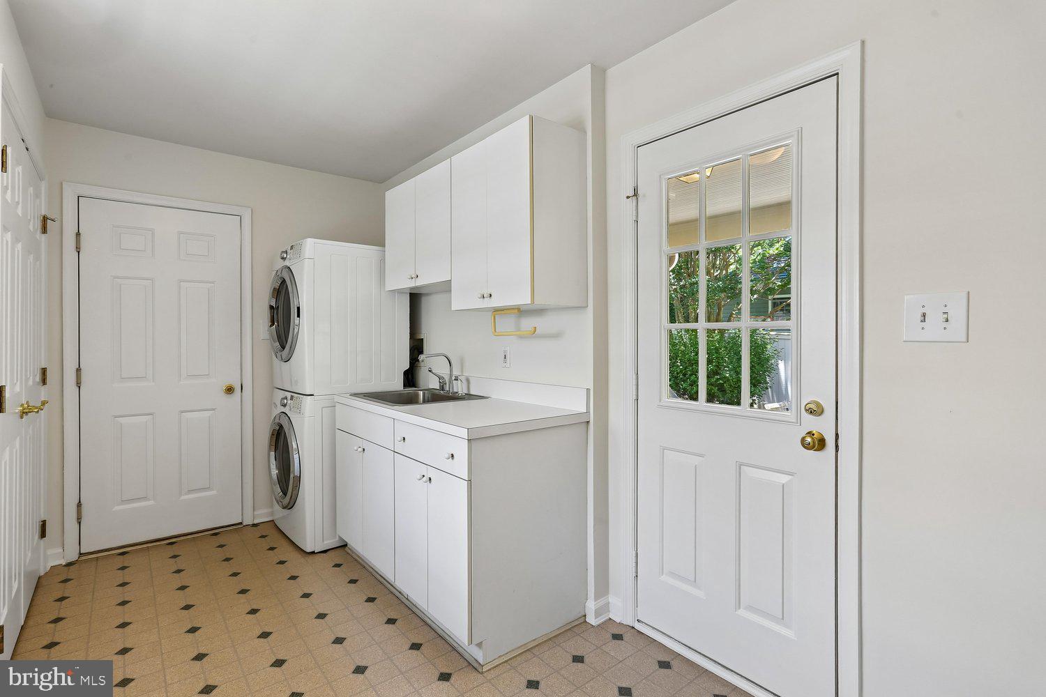 KENTLANDS GATEHOUSE - Residential