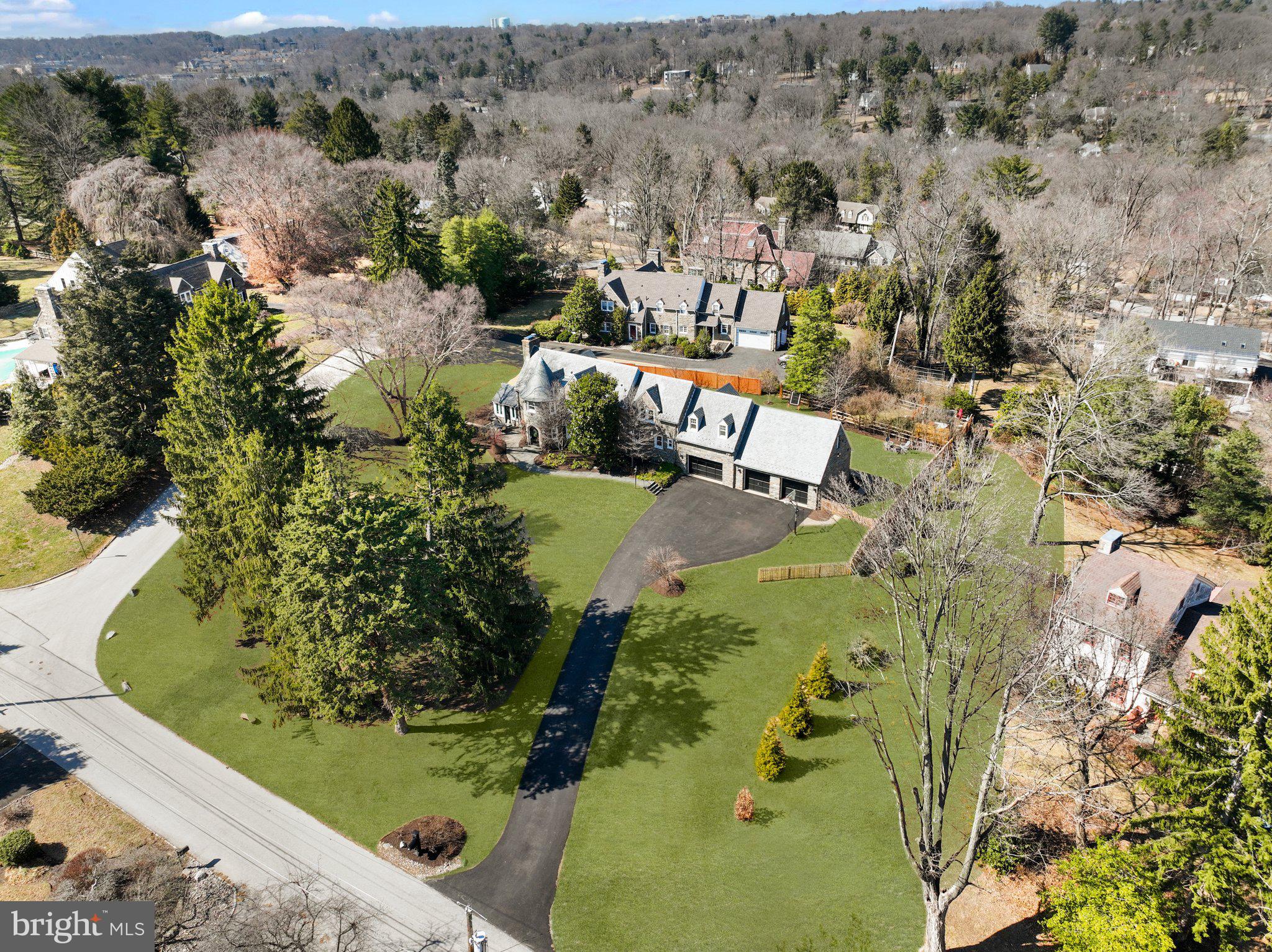 MEADOWBROOK - Residential