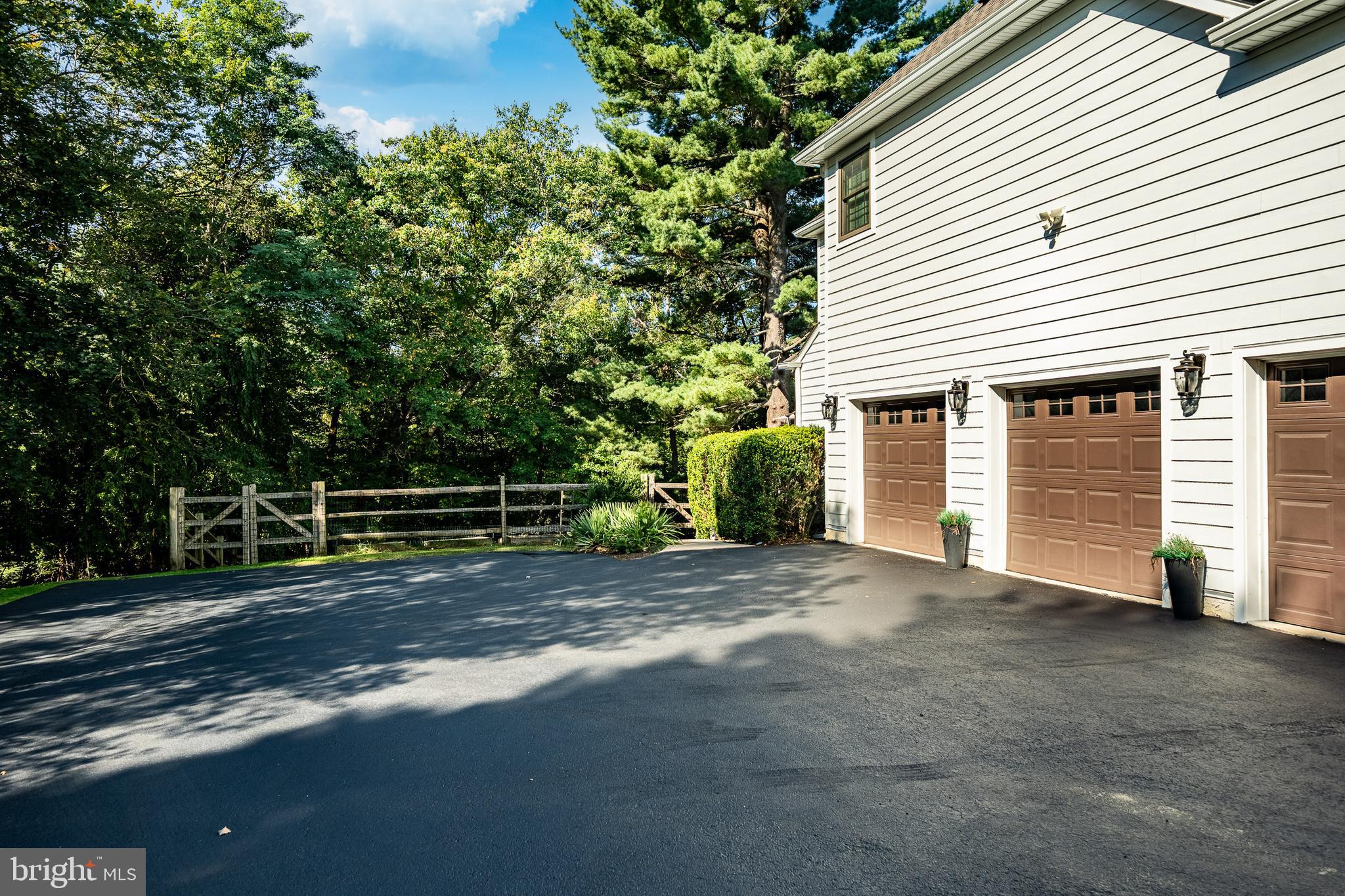 PEMBERLY - Residential