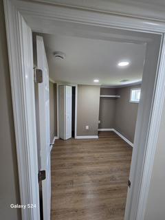 LARCHMONT MANOR - Residential