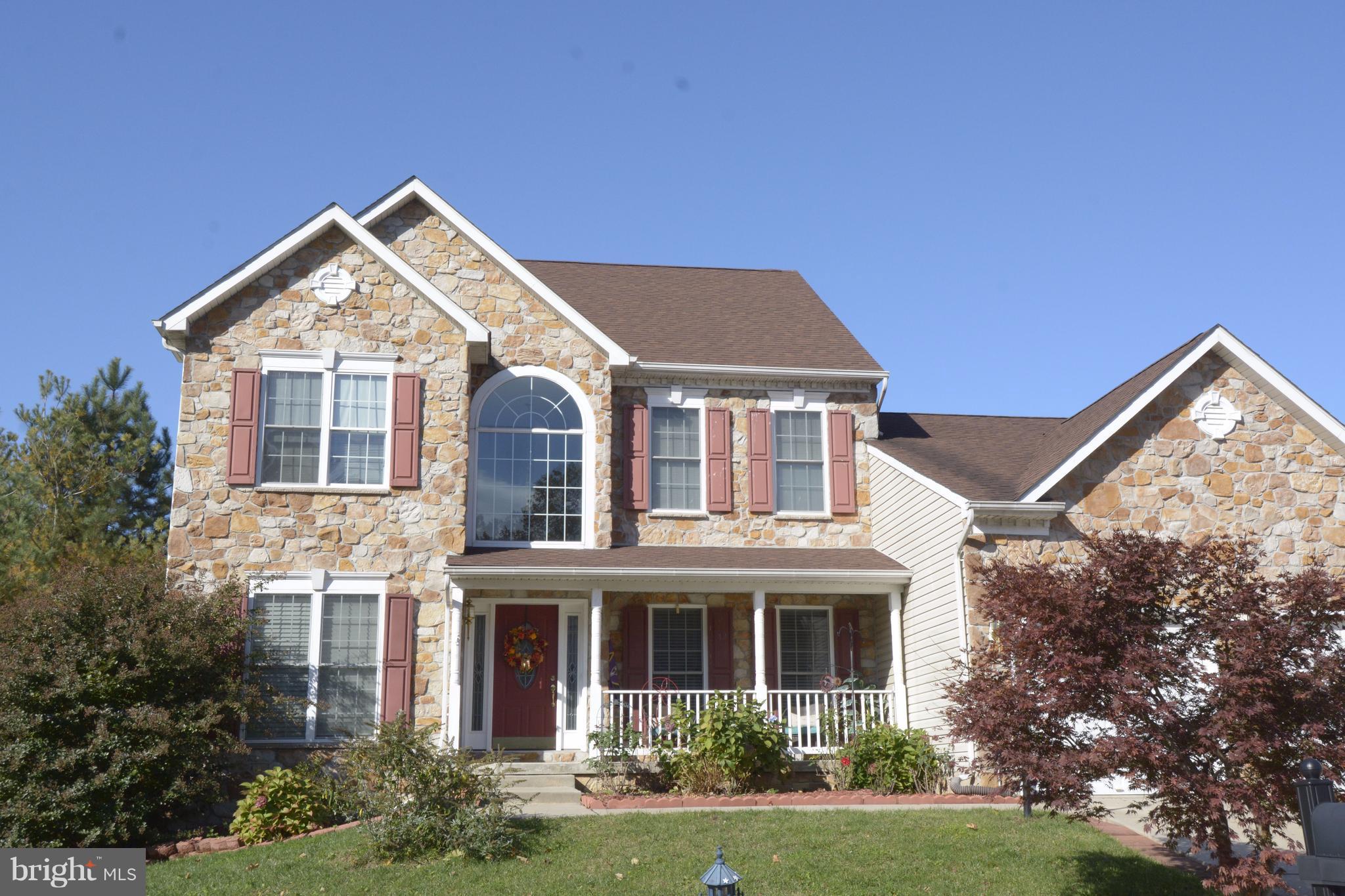 Welcome to Beacon Point Beautifully maintained stone front colonial home in Beacon Point. 1st floor master suite w/bath, Grand 2 story Entrance.