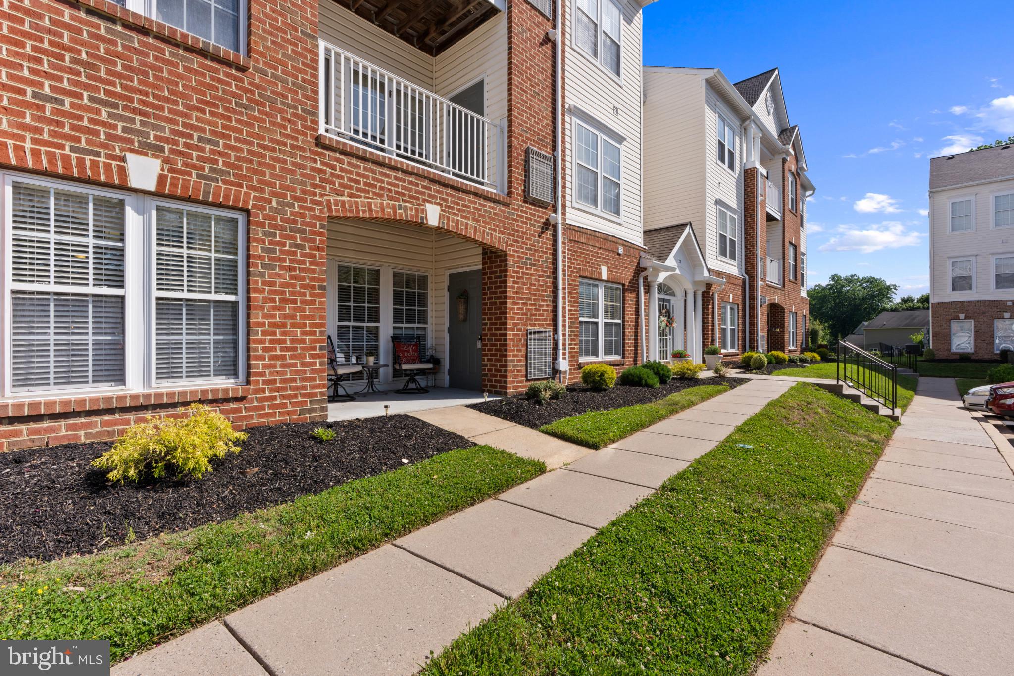 VILLAGE GREEN - Residential