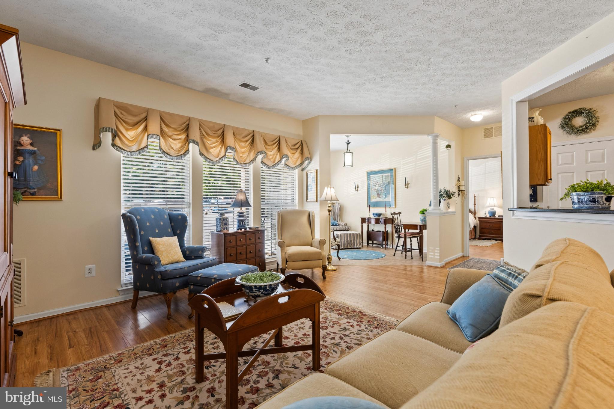 VILLAGE GREEN - Residential