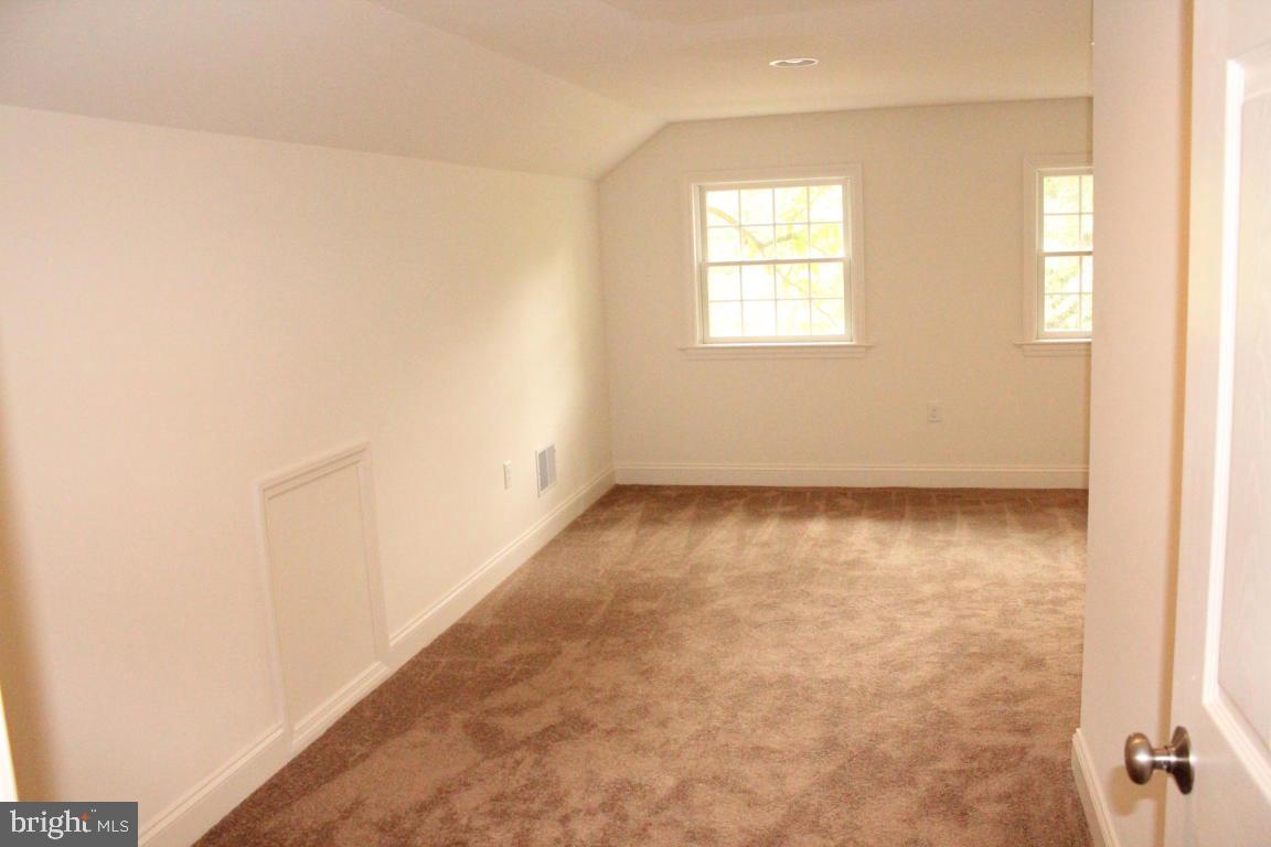 SCHOOL LANE HILLS - Residential