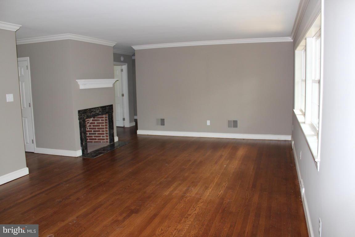 SCHOOL LANE HILLS - Residential