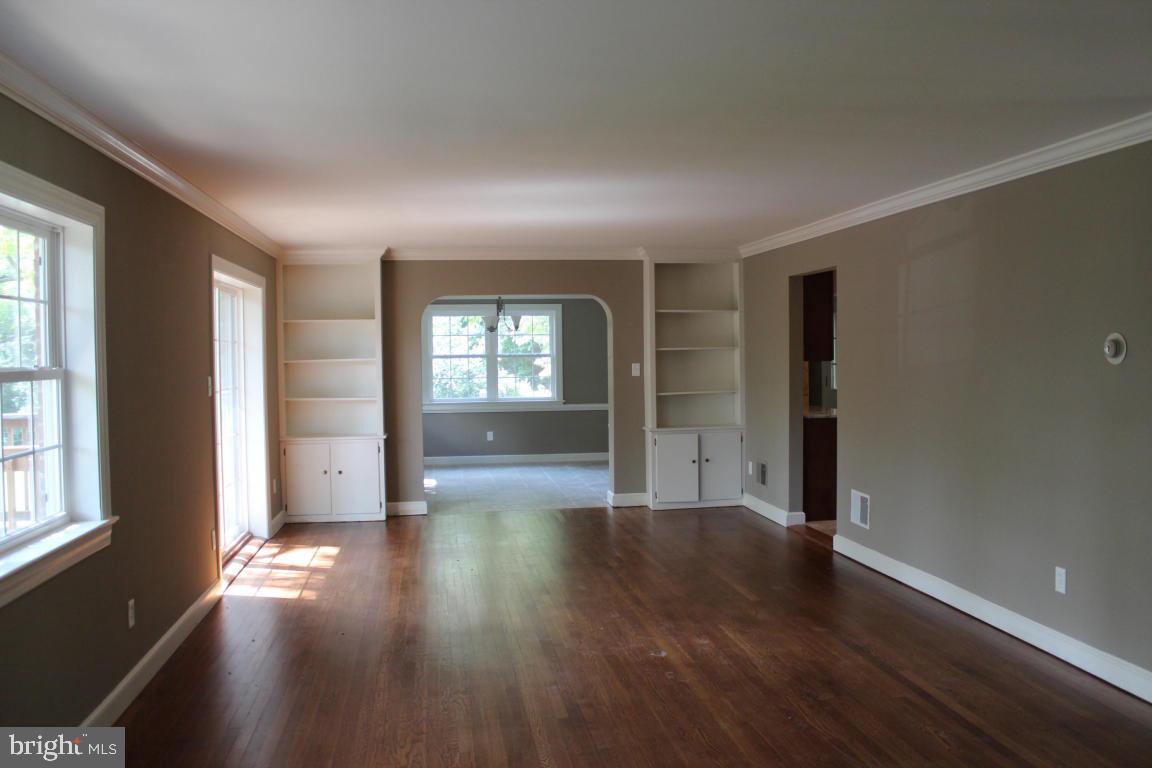SCHOOL LANE HILLS - Residential