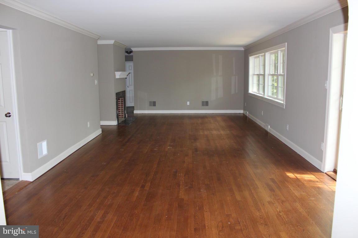 SCHOOL LANE HILLS - Residential